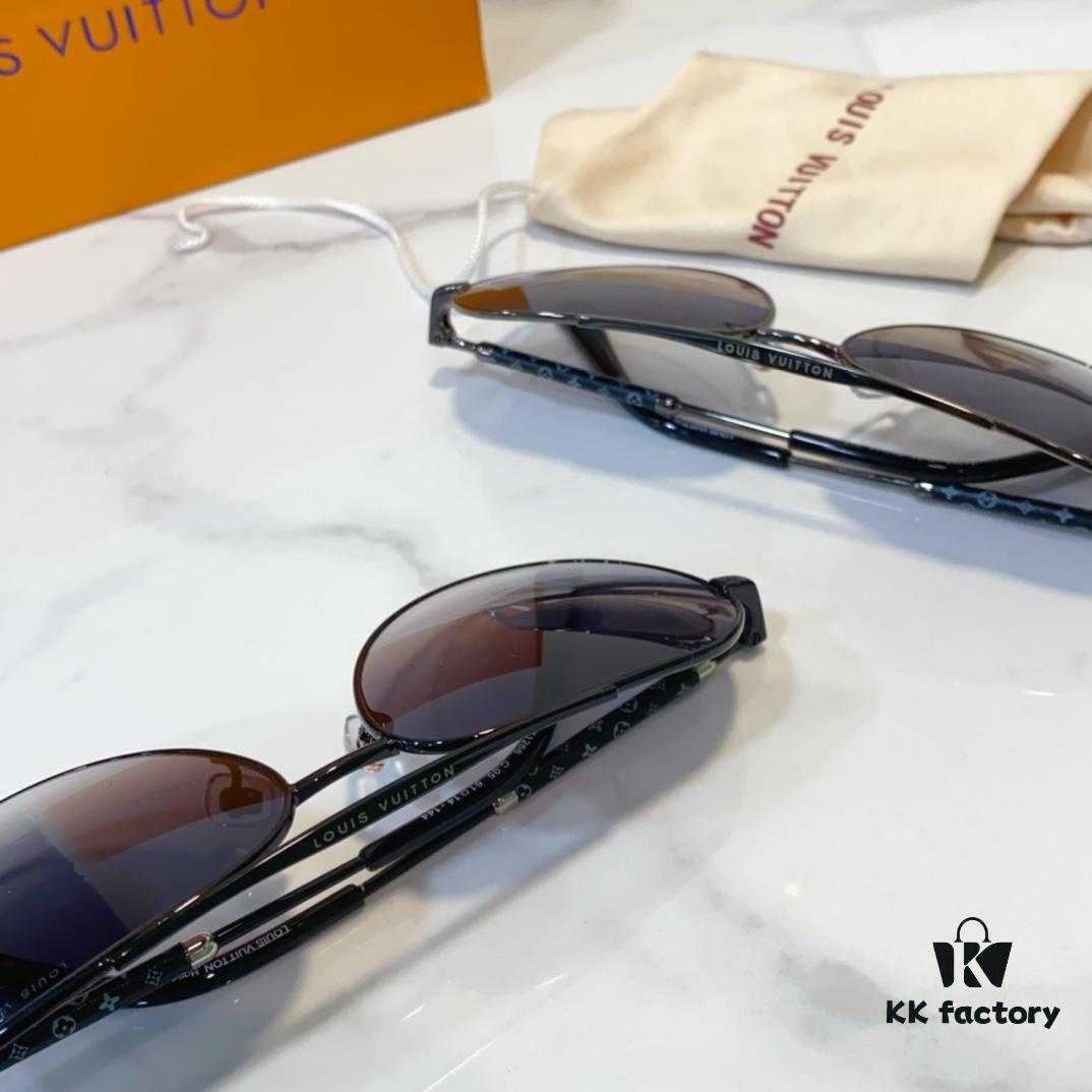 LOUIS VUITTON Model Z1266 Sunglasses Size 61□14-144