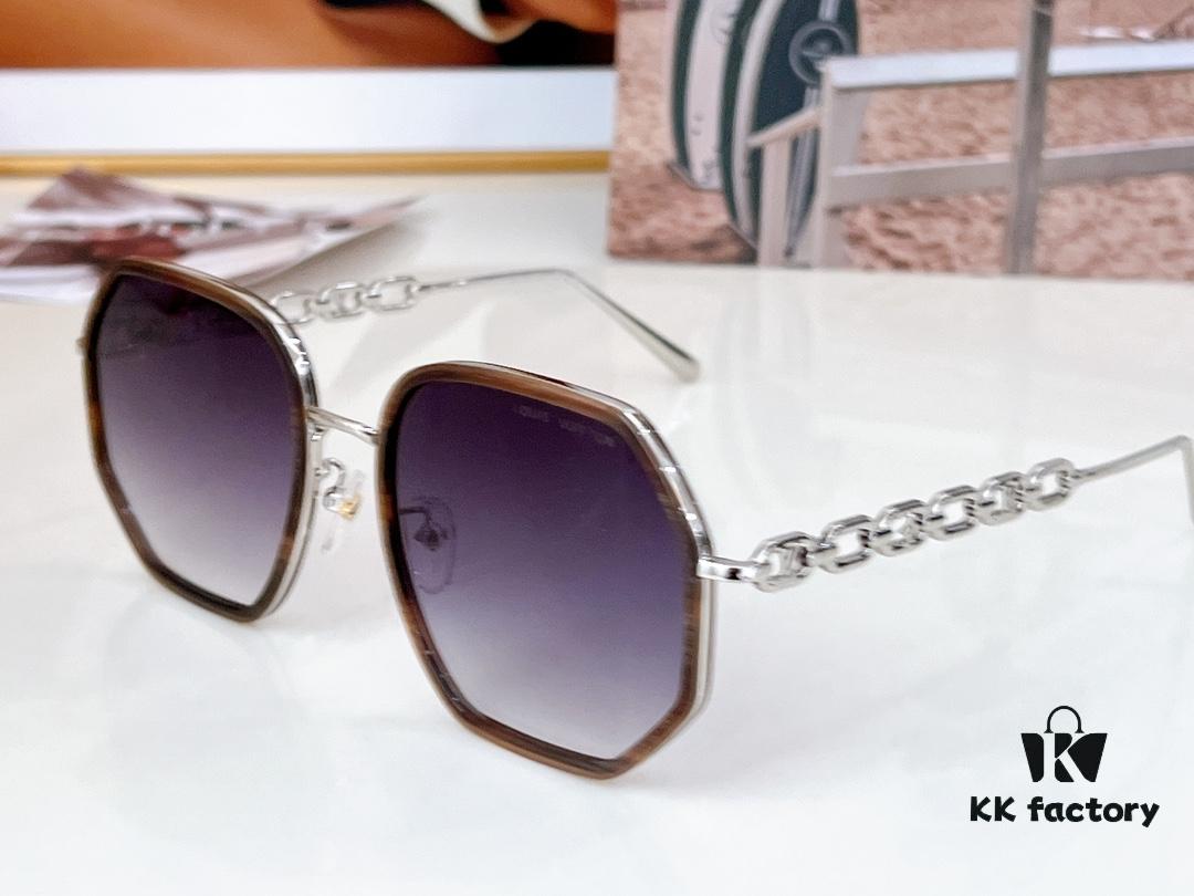 LOUIS VUITTON Sunglasses