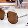 LOUIS VUITTON Sunglasses