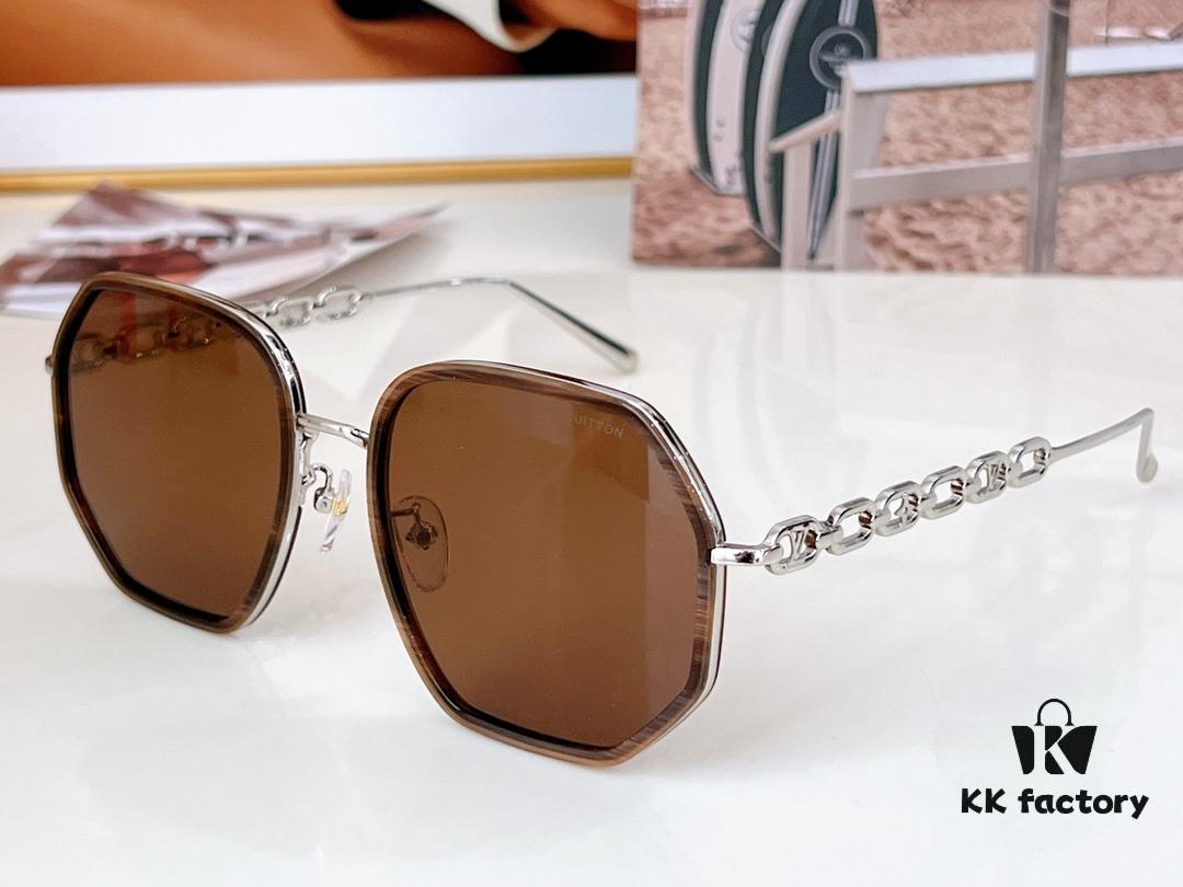 LOUIS VUITTON Sunglasses