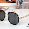 LOUIS VUITTON Sunglasses
