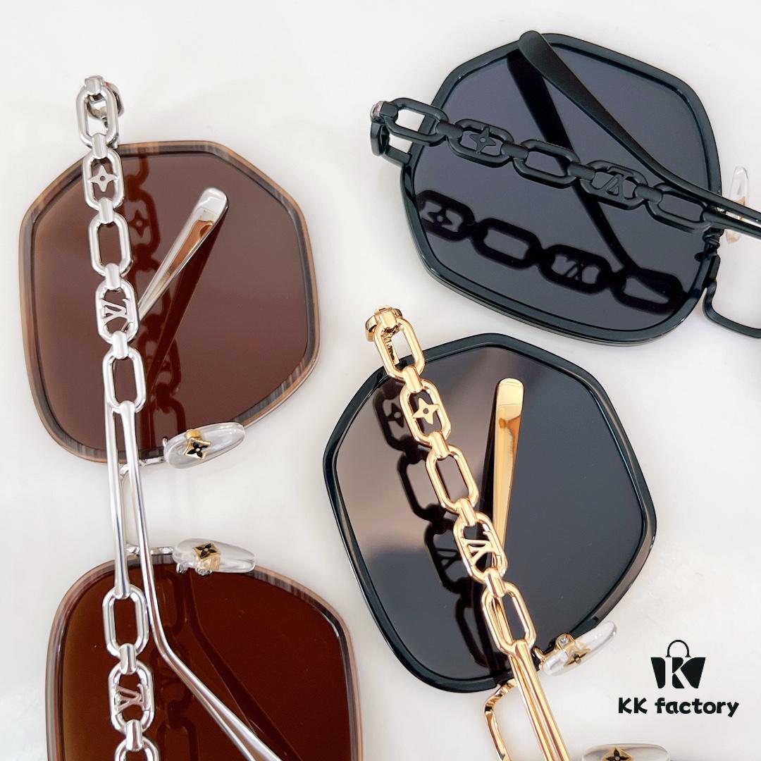 LOUIS VUITTON Sunglasses