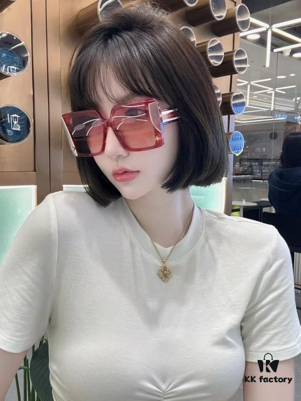 LOUIS VUITTON New Arrival Z6028E Square Frame Sunglasses