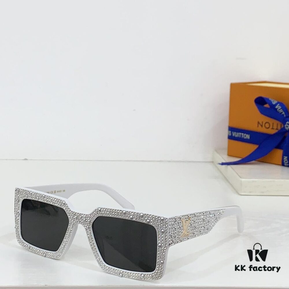 Starry Sky Handcrafted Sunglasses LOUIS VUITTON* Model Z2396W Size 54-21-155