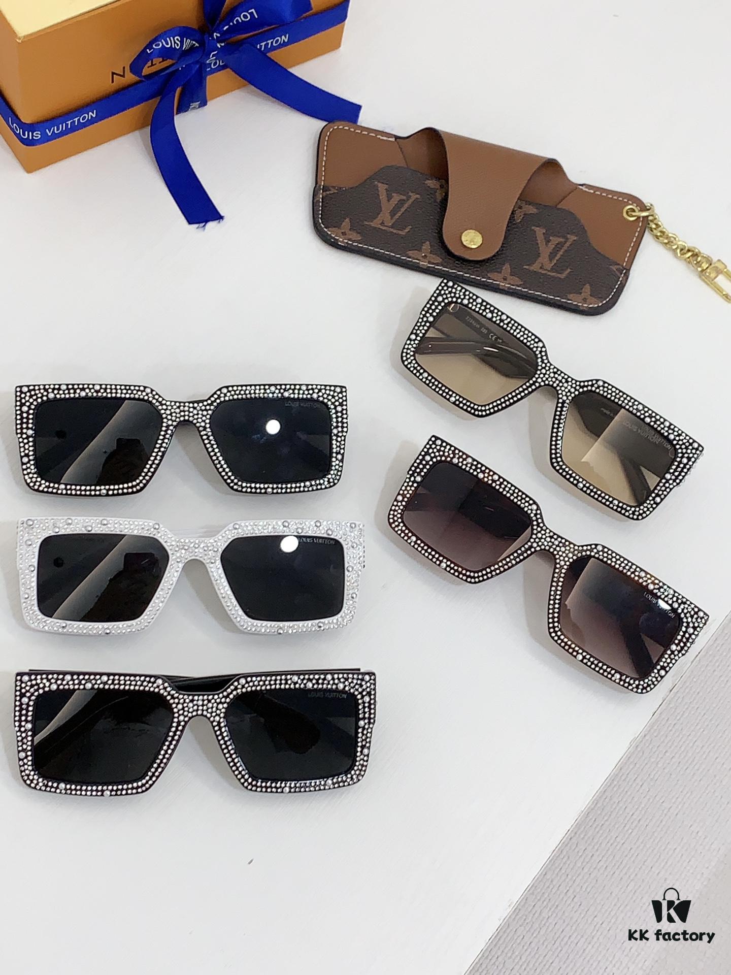 Starry Sky Handcrafted Sunglasses LOUIS VUITTON* Model Z2396W Size 54-21-155
