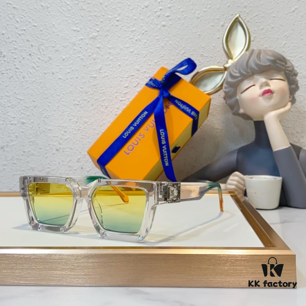 LOUIS VUITTON * Z1910E Z1920E Z1940E Z1900E Z1812E (One Color, One Model) Premium Quality Luxury Edition, Runway Highlight, True Millionaire's Style, Dense Logo Gold Threads Embedded in Solid Frame, Bold Lines and Exquisite Craftsmanship Create a Three-Dimensional Texture, Refined Small Square Temple Connects Smoothly with Clasp, Different Tints of Coating Enhance the Elegance of Golden Rivets