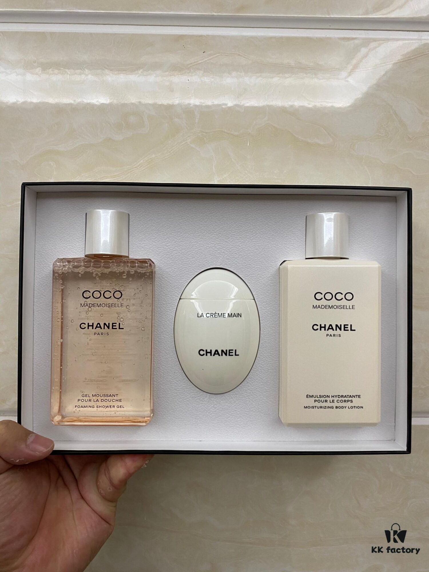 Chanel COCO Fragrance Body Care Set of 3 Pieces! Includes Gift Bag – Shower Gel 200ml + Egg-Shaped Hand Cream 50ml + Moisturizing Body Lotion 200ml