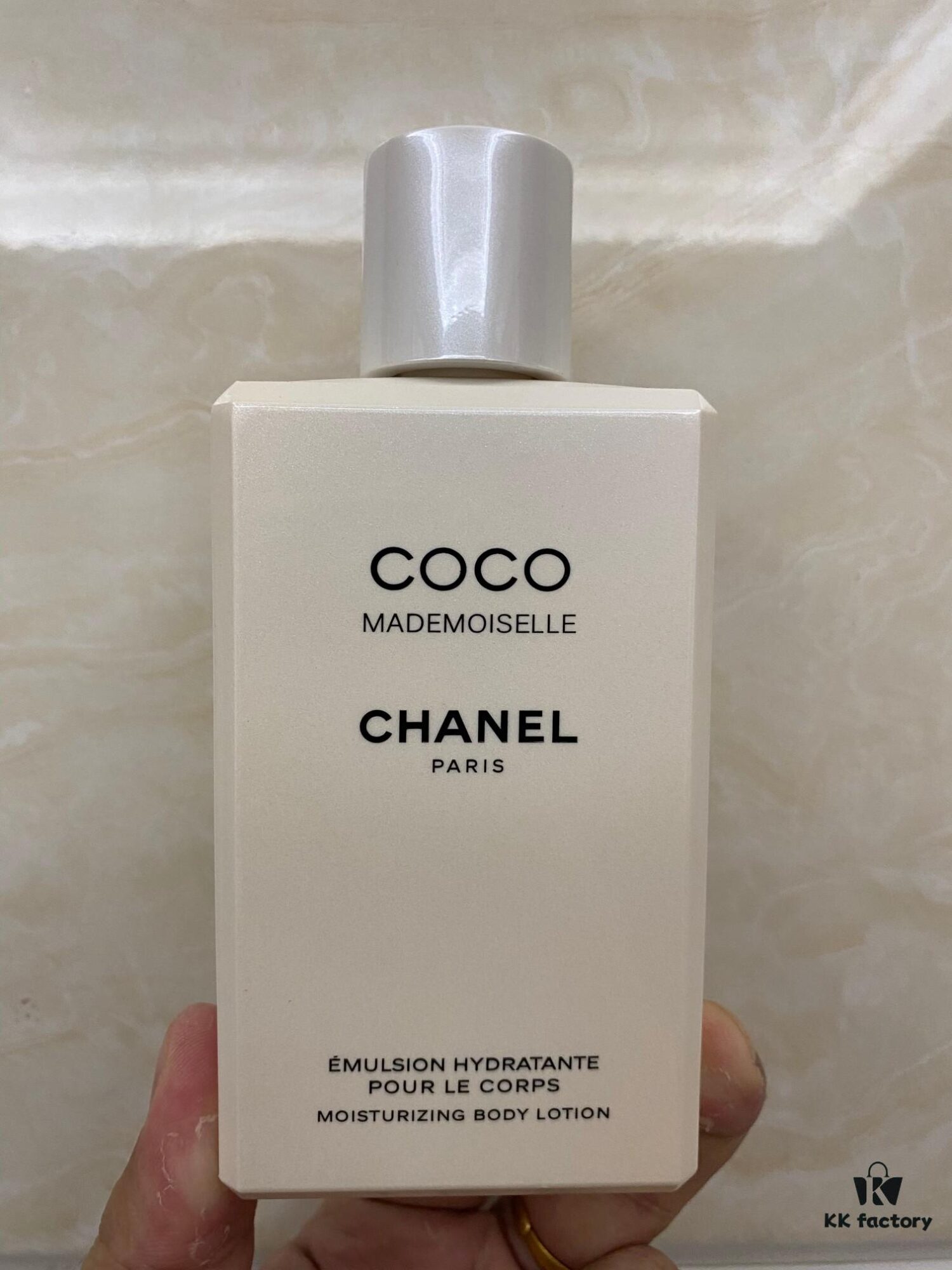 Chanel COCO Fragrance Body Care Set of 3 Pieces! Includes Gift Bag – Shower Gel 200ml + Egg-Shaped Hand Cream 50ml + Moisturizing Body Lotion 200ml