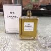 Chanel No.5 100ml Eau de Parfum for Women, Luxurious and Subtle Fragrance, Retail Edition with Handbag