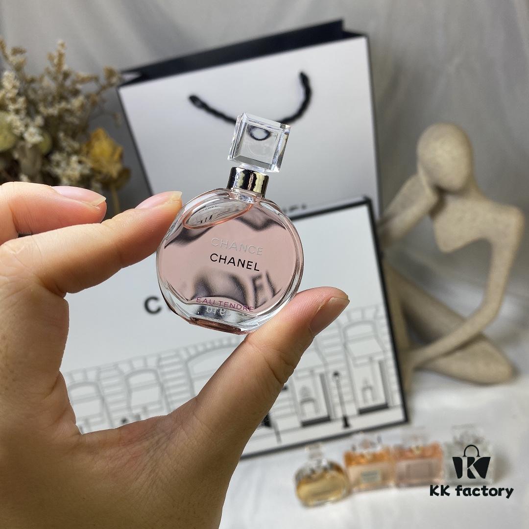 Q-Style Chanel 8-Piece Mini Perfume Set, 7.5ml×8, Includes Gift Bag, No Spray Applicator, Dab-on Design