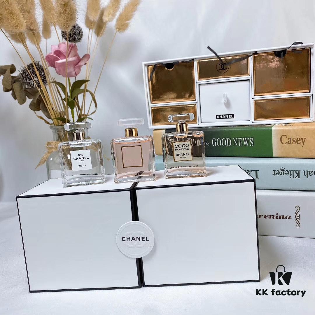 Chanel Q-Sized Christmas Set of Three in Collector's Box, Wooden Packaging, 7.5ml Each, No Spray Nozzles, Miniature Scents: L'Eau de Chanel, Modern Coco, Rich Coco, Multi-Functional Box for Storing Lipsticks and Jewelry