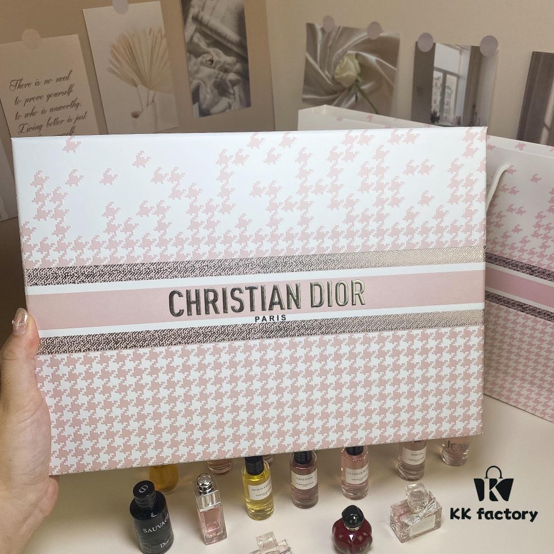 Q-version Dior Powder Compact 16-piece Set with Tote Bag, without Spray Nozzle, Includes: Classic Eight Varieties, Poison Red, Pink Hypnotic, Sweetheart, Scarf Sweetheart, Pure Miss Dior, Miss Dior, Sauvage, Joy