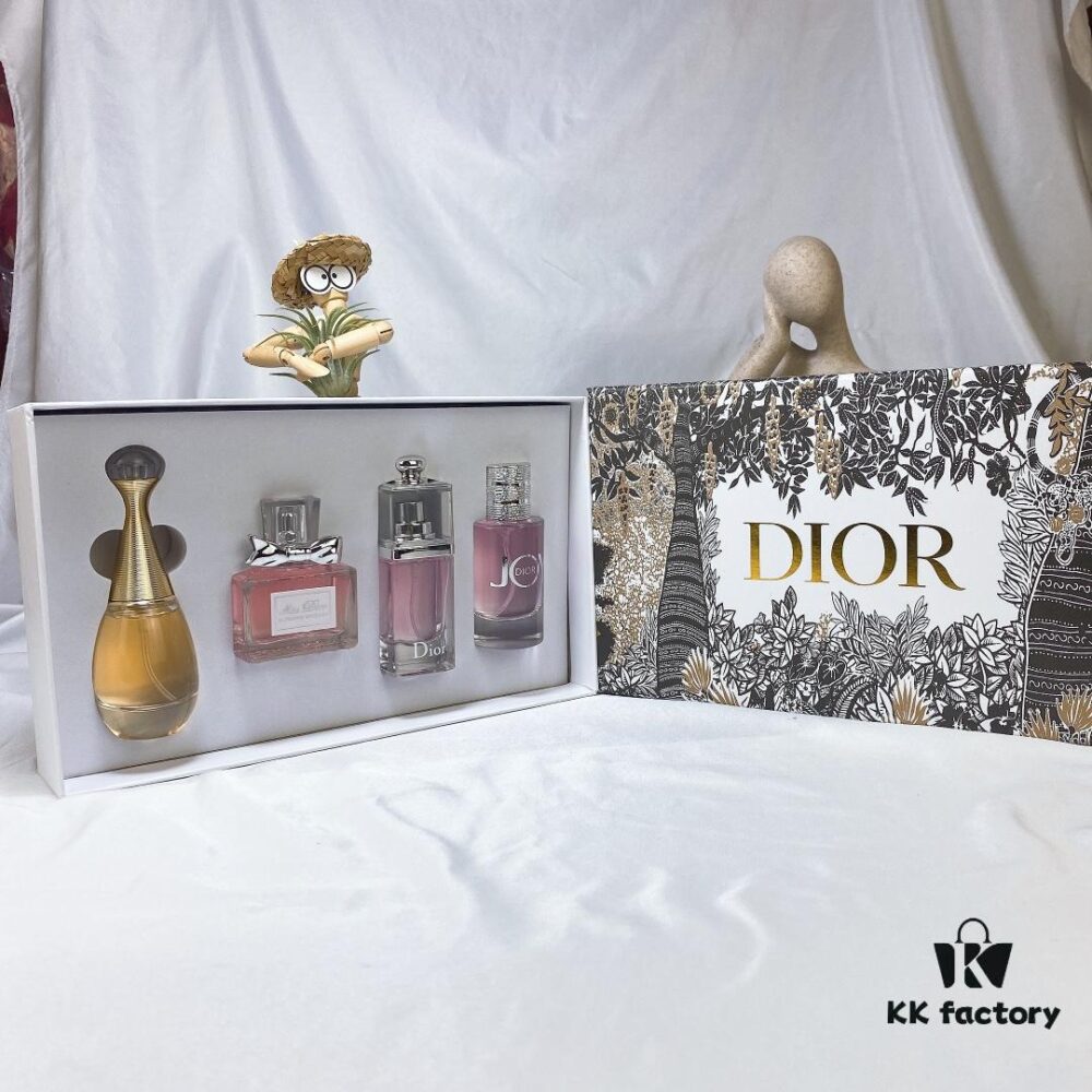 New Dior Perfume Mini Deluxe Gift Set 4-Piece Set, Including J'adore, Miss Dior, Addict Fresh, and Joy