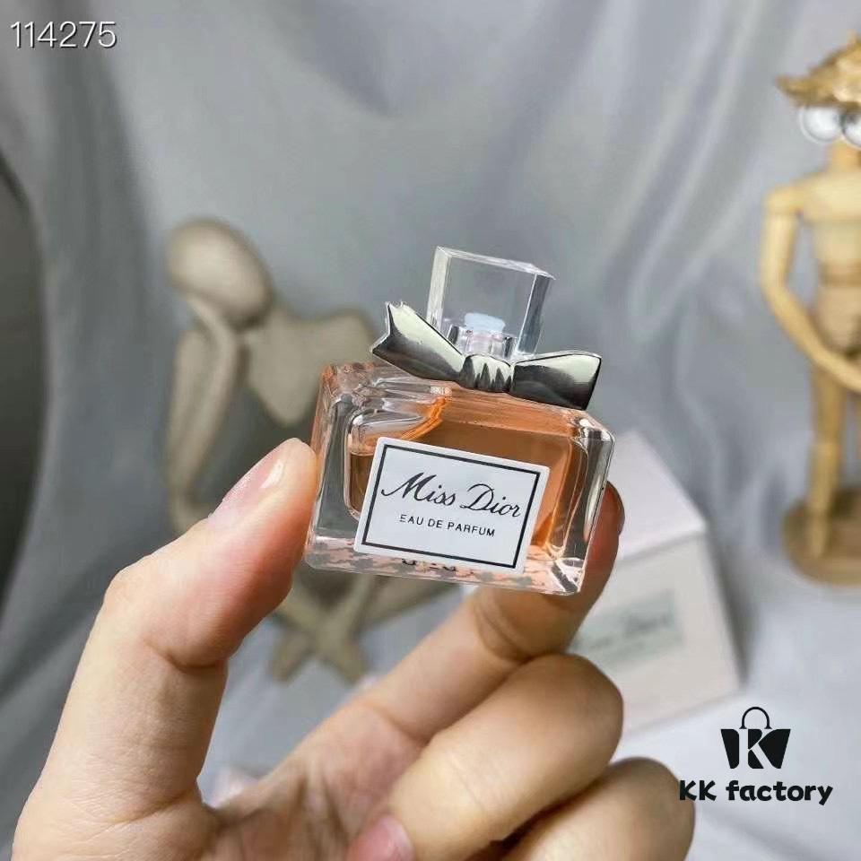 Dior Miss Dior Perfume Sample Set 5ml Four-piece Set! No Spray Nozzles 5ml×4. Includes: Miss Dior Eau de Toilette, Miss Dior Blooming Bouquet, Miss Dior Eau de Parfum, Miss Dior Chérie