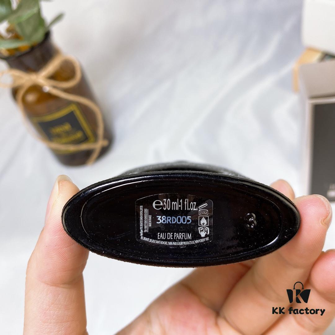 YSL Saint Laurent Black Opium EDP for Women, Rock-inspired Fragrance – Top Notes: Pink Pepper, Orange Blossom, Pear; Middle Notes: Coffee, Jasmine; Base Notes: Vanilla, Patchouli, Cedar