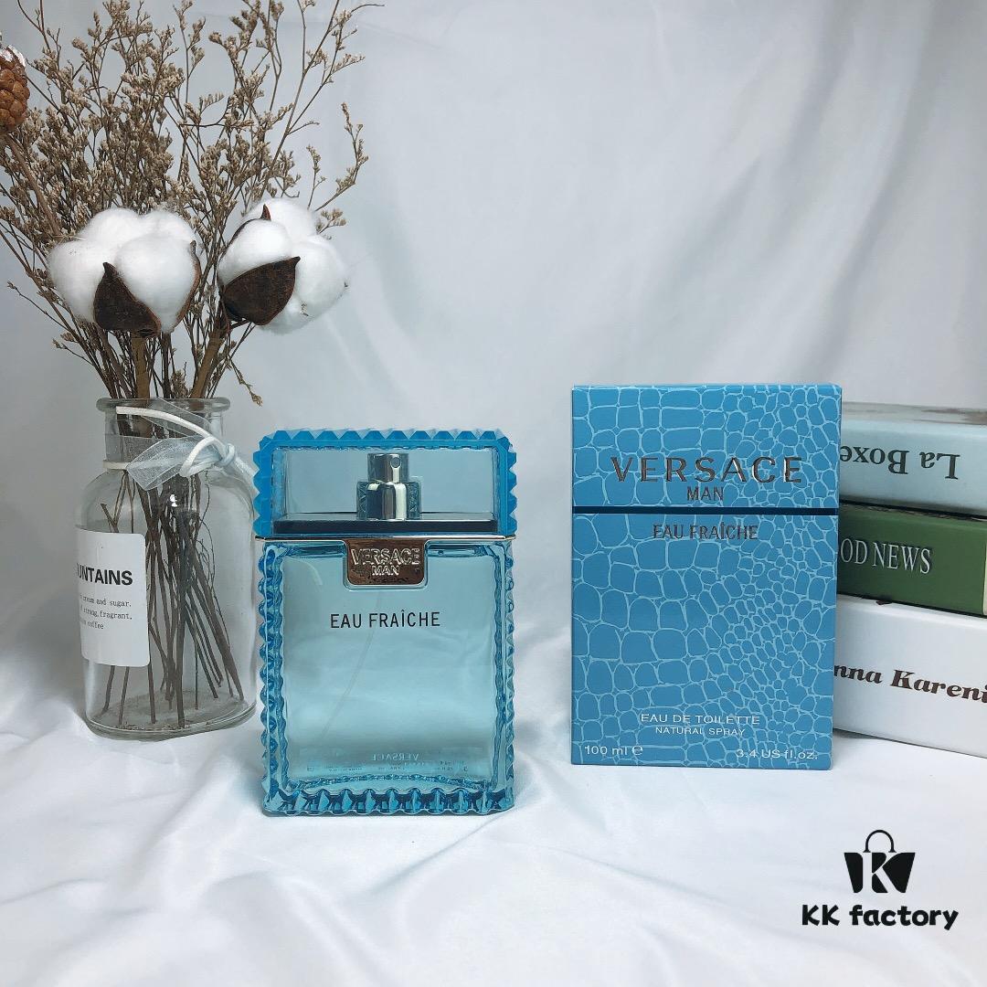 Versace Pour Homme Eau de Toilette, Long-Lasting Fresh Woody Aquatic Fragrance for Men, 100ml