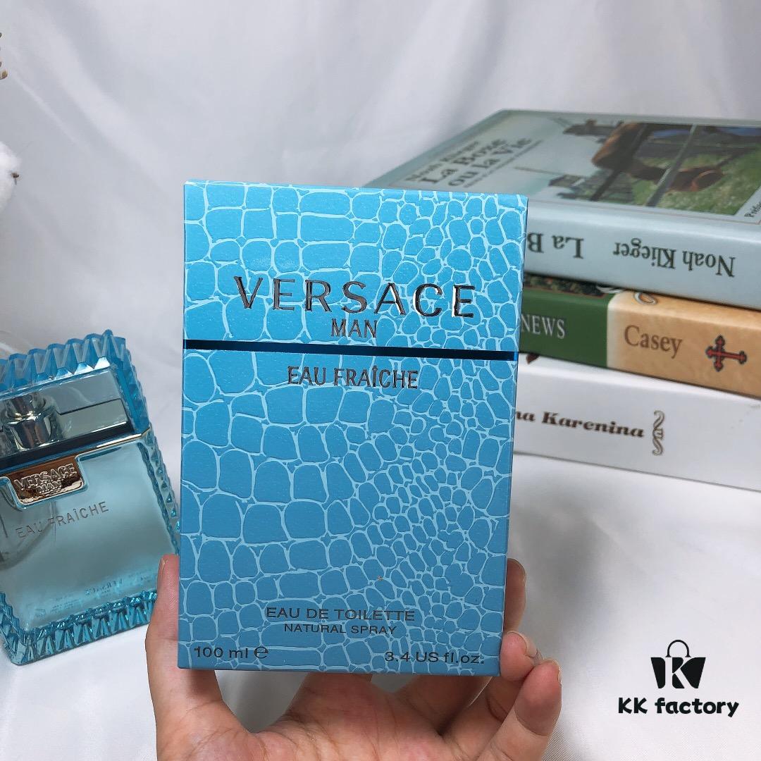 Versace Pour Homme Eau de Toilette, Long-Lasting Fresh Woody Aquatic Fragrance for Men, 100ml