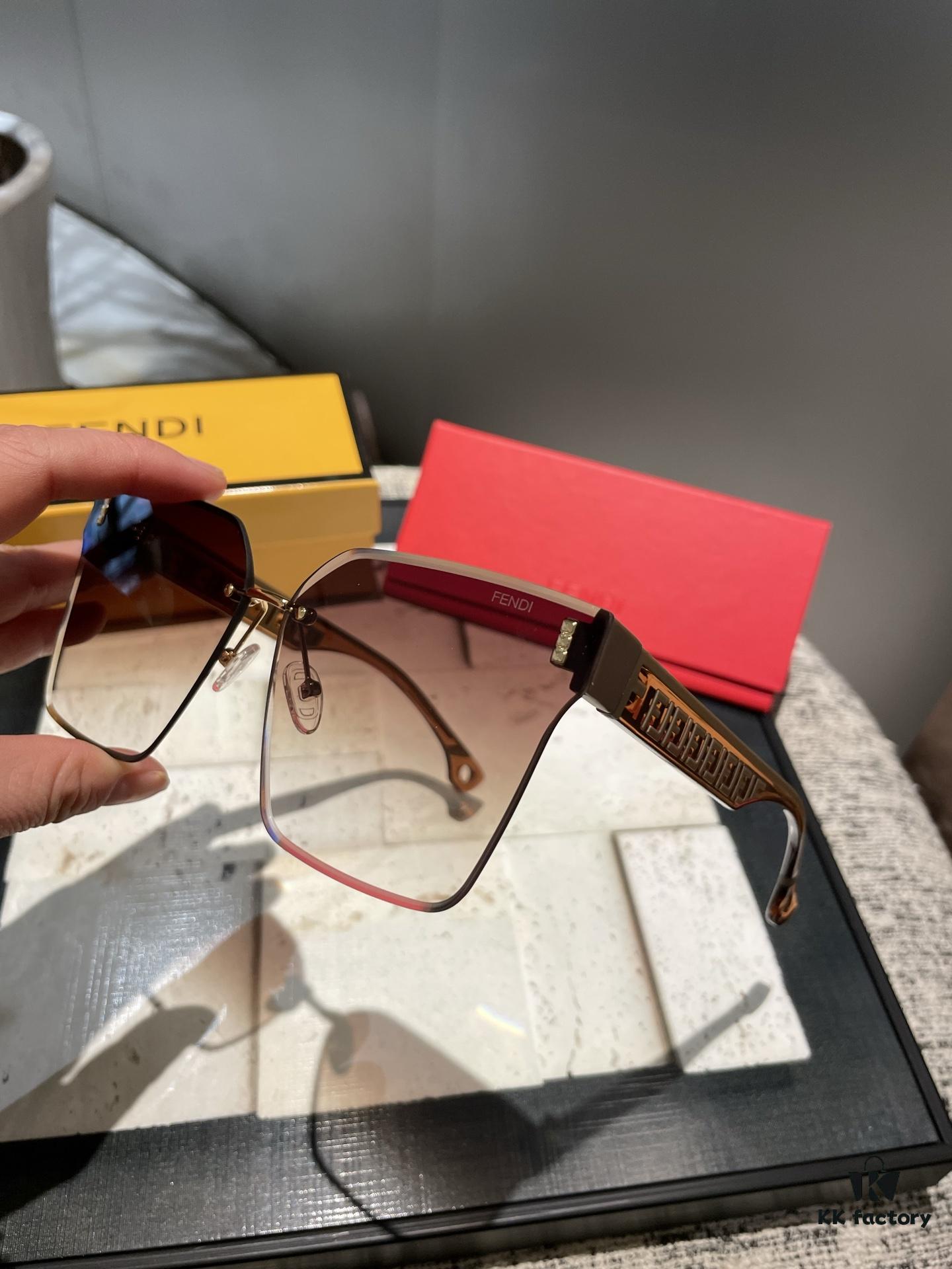 Fendi Postar Resin Polarized Sunglasses 😎 New Fashion Chic Style, Reduce Glare and Block Harmful Radiation 🥰 Essential for Travel, Outings, and Driving 🌸