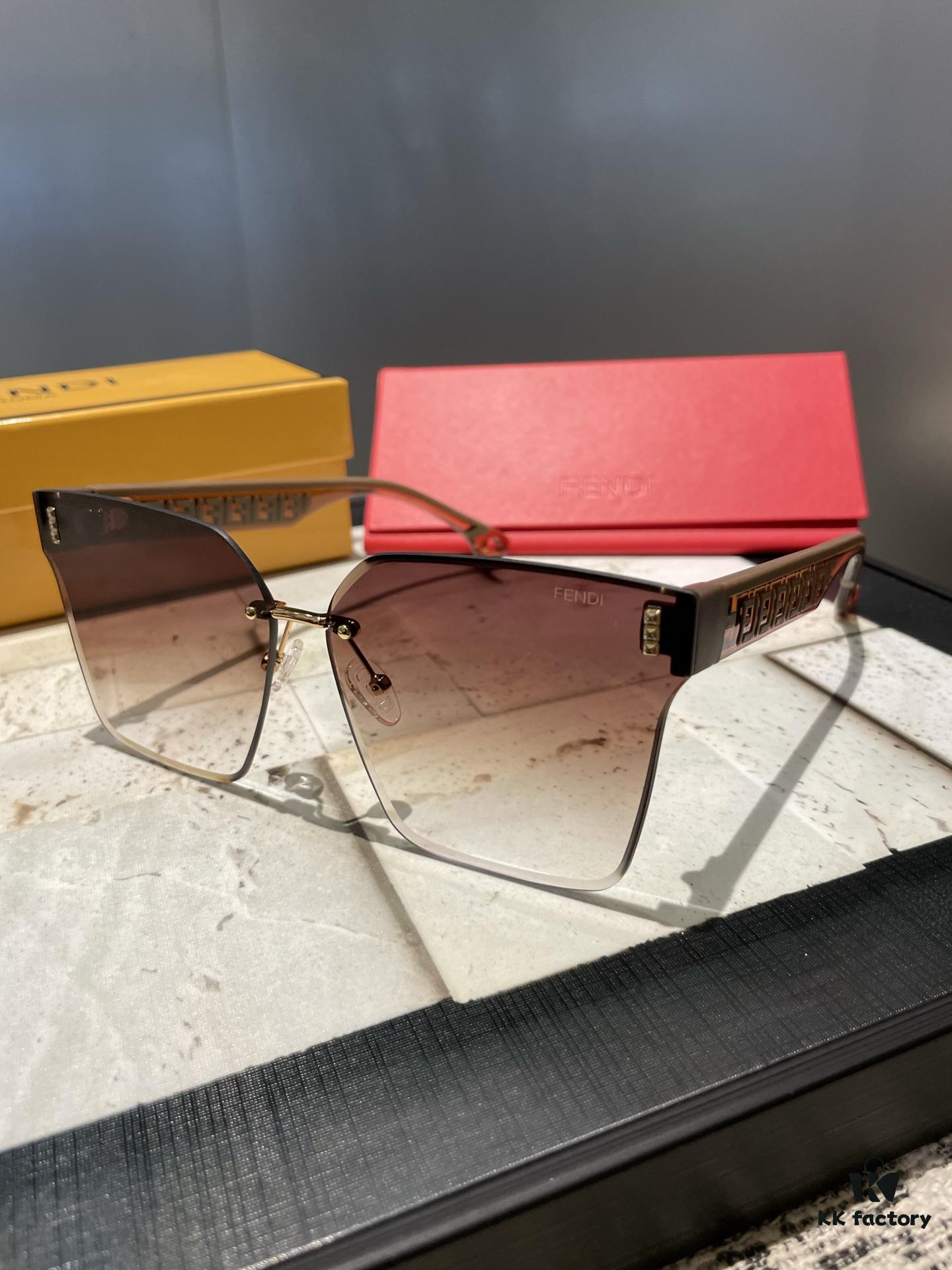 Fendi Postar Resin Polarized Sunglasses 😎 New Fashion Chic Style, Reduce Glare and Block Harmful Radiation 🥰 Essential for Travel, Outings, and Driving 🌸