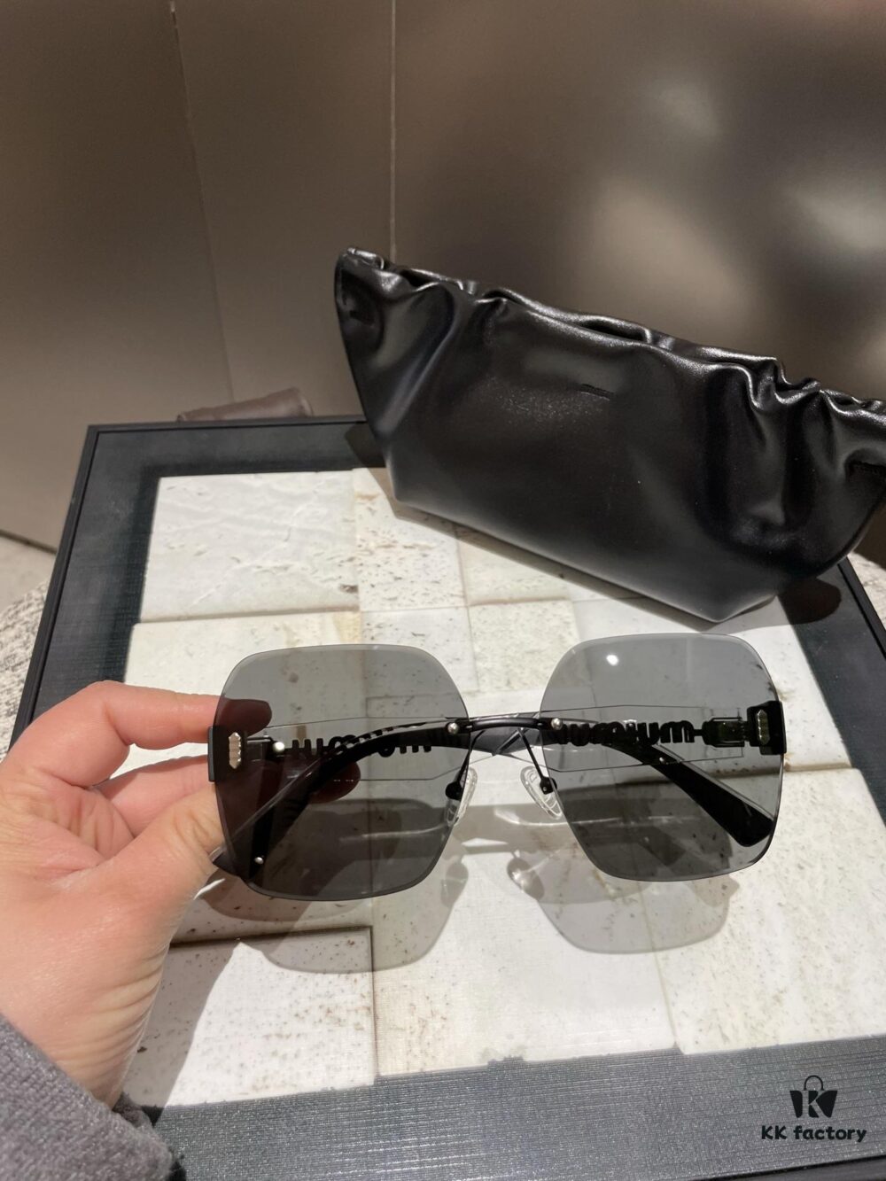 Fendi Sparkle Polarized Fashion Elegant Sunglasses for Women