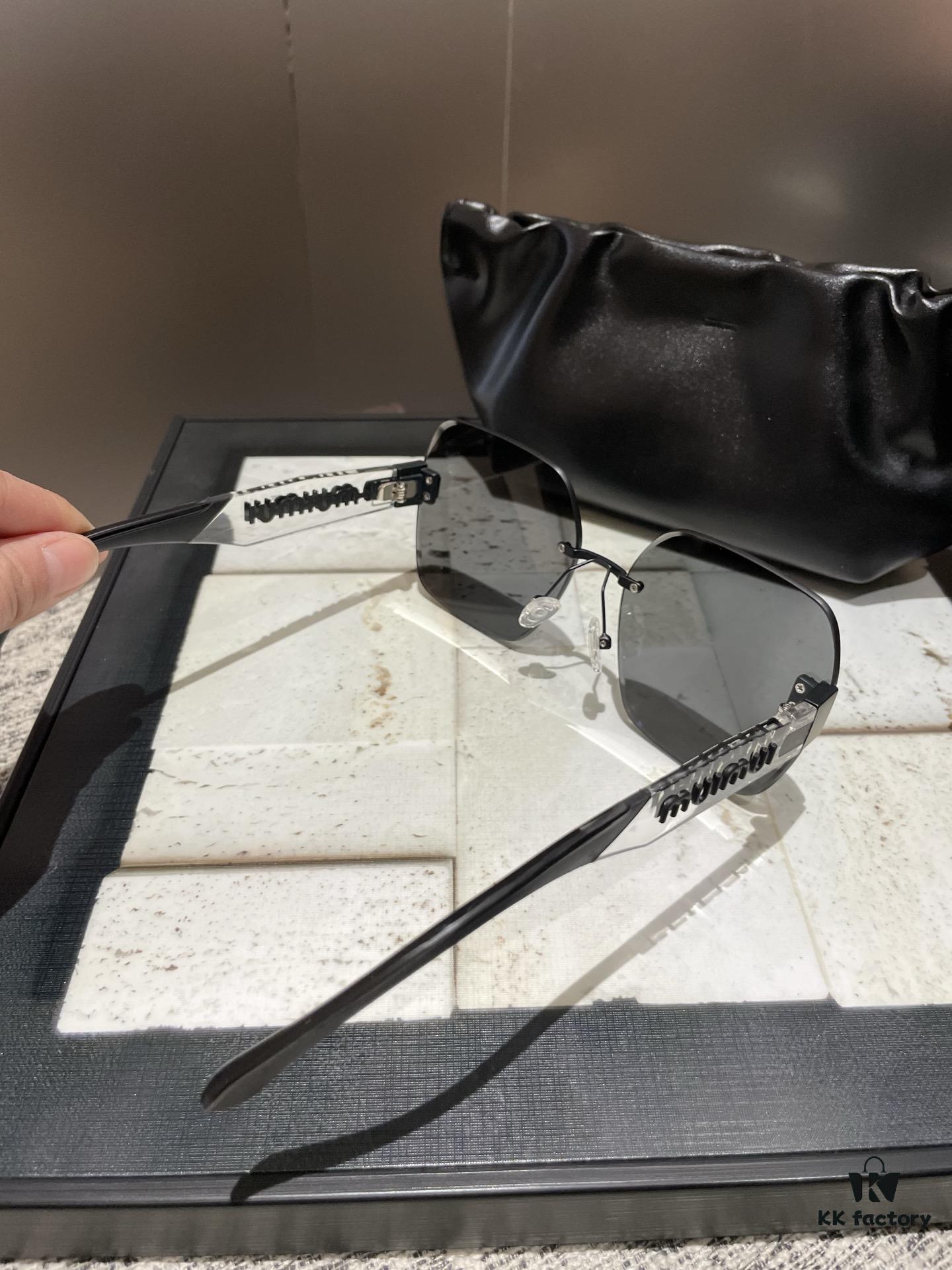 Fendi Sparkle Polarized Fashion Elegant Sunglasses for Women