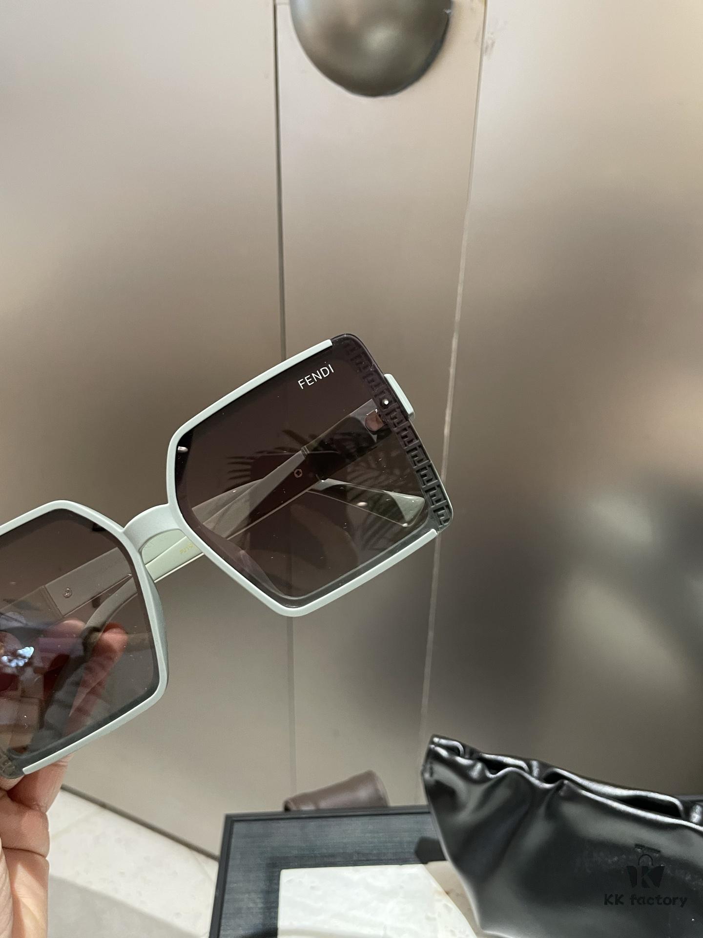 Fendi 💫 Polarized 💫 Fashionable and Elegant Sunglasses for Women