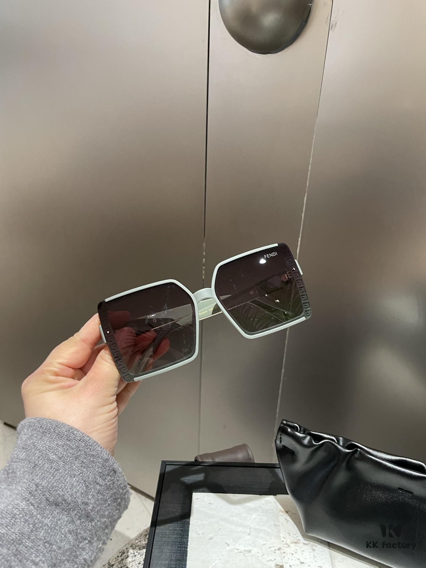 Fendi 💫 Polarized 💫 Fashionable and Elegant Sunglasses for Women