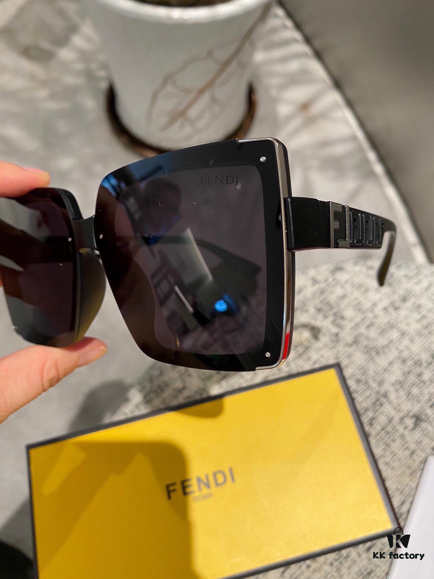 Fendi💌 Polarized Resin Sunglasses😎 New Style Chanel-Inspired Shades for Reducing Glare🥰 Blocks Harmful Light and Radiation😊 Essential Fashion Accessory for Travel and Outings🌸 Suitable for Driving as Well🧐 Brand Philosophy - Trends Come and Go, but Style Remains Eternal🥳 6115 Eyewear Sunglasses