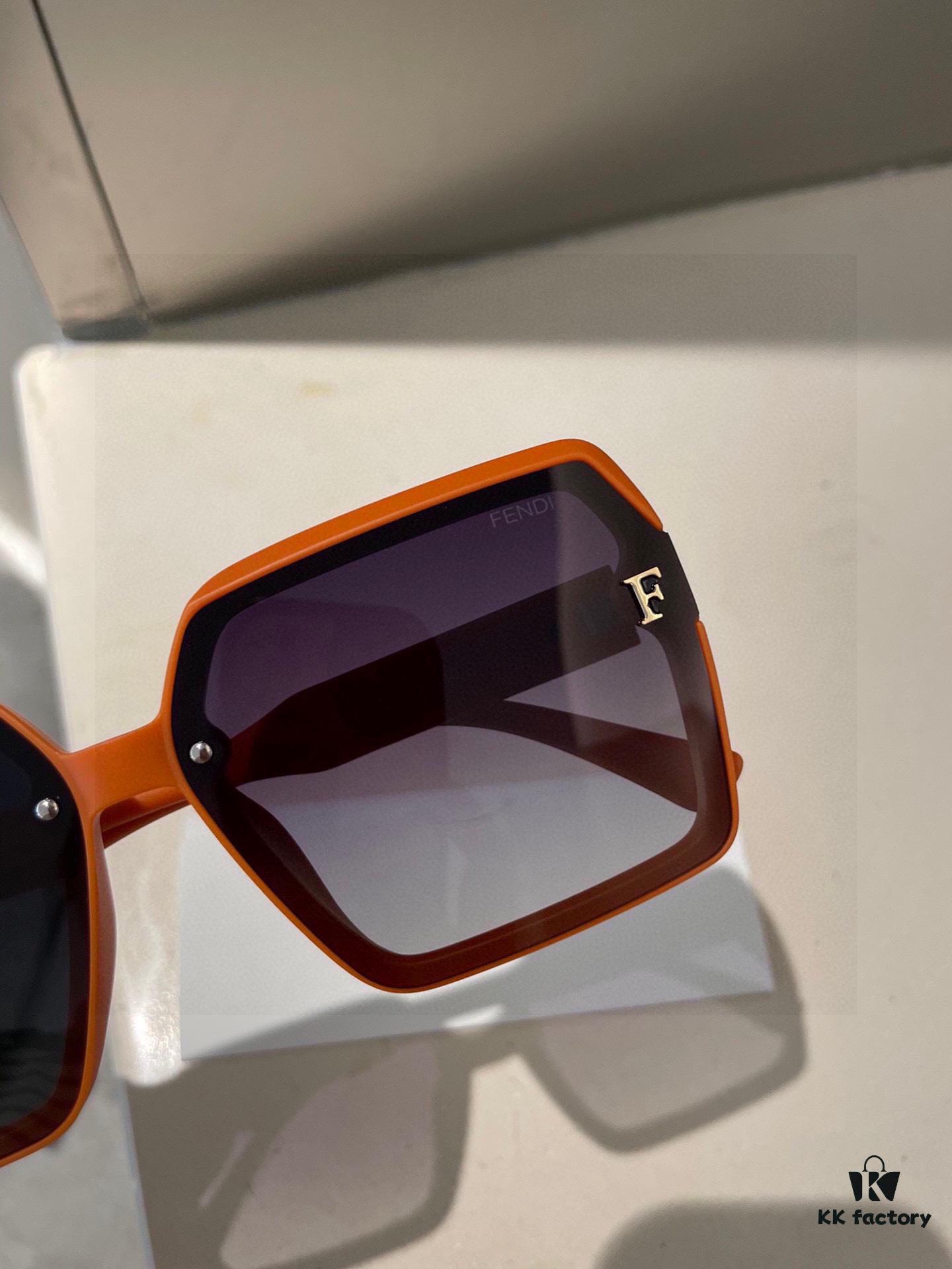 Fendi💌Polaroid Resin Polarized Sunglasses😎New Style Chanel-Style Sunglasses Reduce Glare🥰Block Harmful Light and Radiation😊Essential for Travel, Outfits, and Driving🌸Brand Philosophy - Trends Come and Go, but Style Remains🥳
