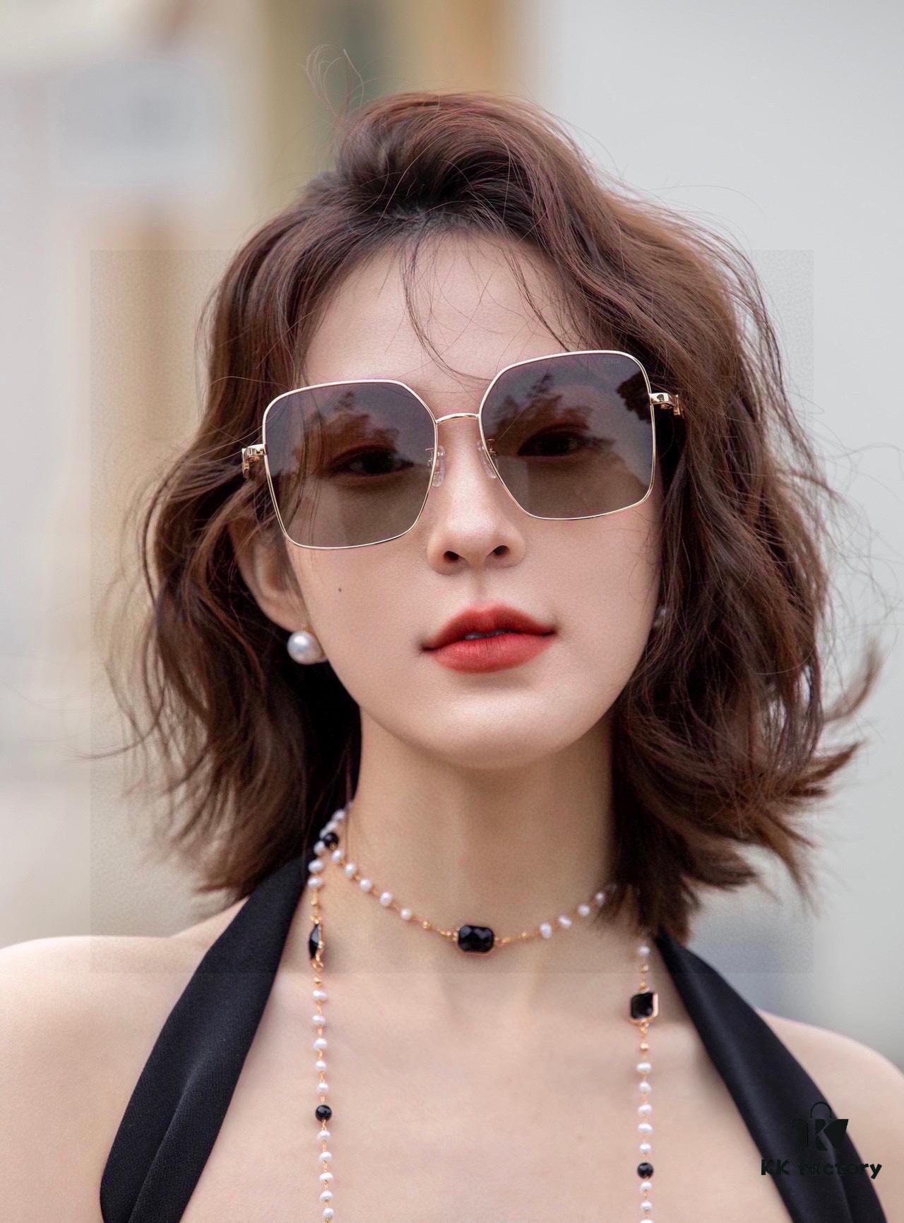 Fendi💌Polaroid Resin Sunglasses😎 New Arrival Chanel-Style Sun Glasses Reduce Glare🥰Block Harmful Light and Radiation😊Essential for Travel, Outfits, and Driving🌸🧐Brand Philosophy - Trends Come and Go, but Style Remains🥳