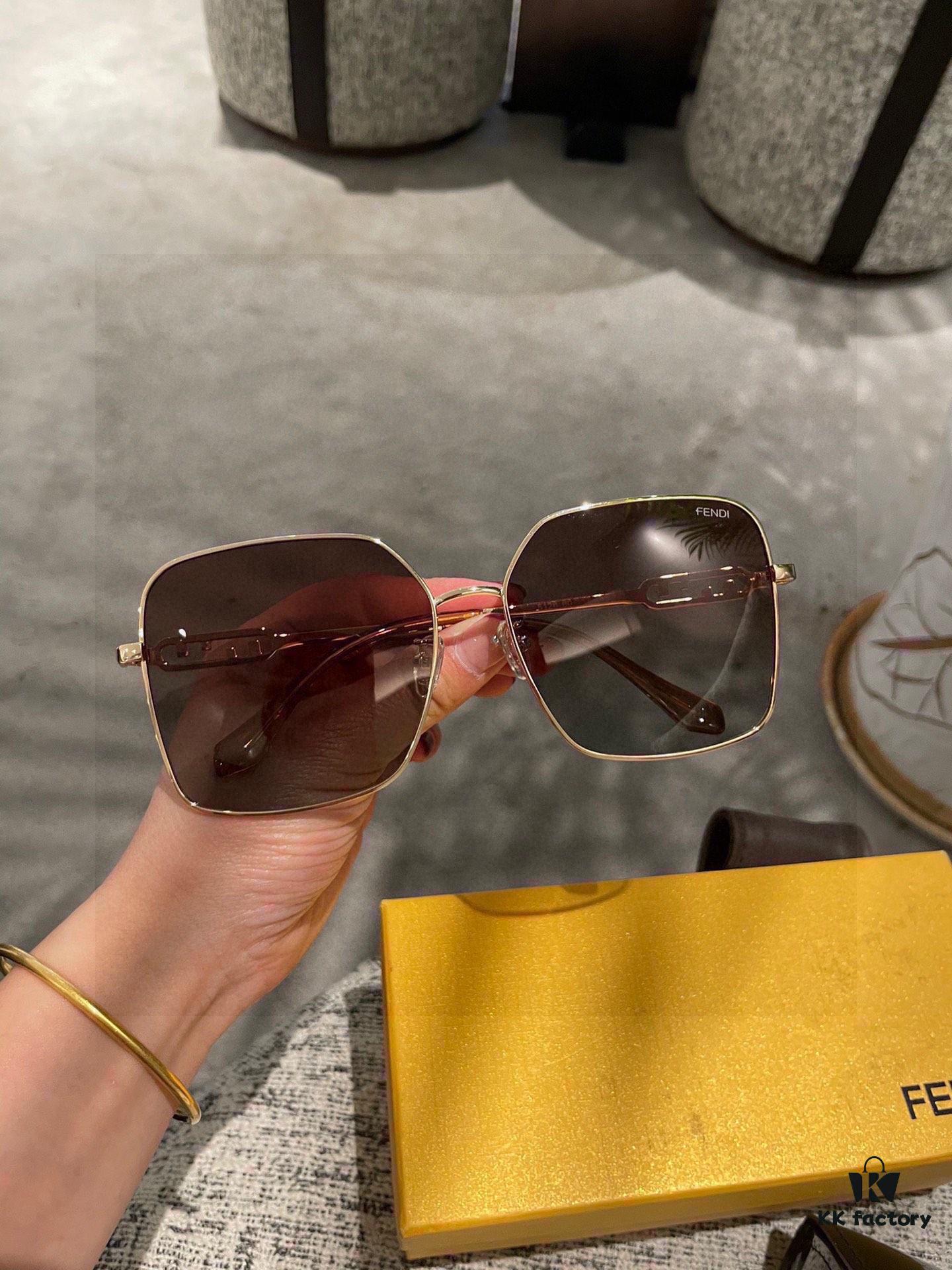 Fendi💌Polaroid Resin Sunglasses😎 New Arrival Chanel-Style Sun Glasses Reduce Glare🥰Block Harmful Light and Radiation😊Essential for Travel, Outfits, and Driving🌸🧐Brand Philosophy - Trends Come and Go, but Style Remains🥳