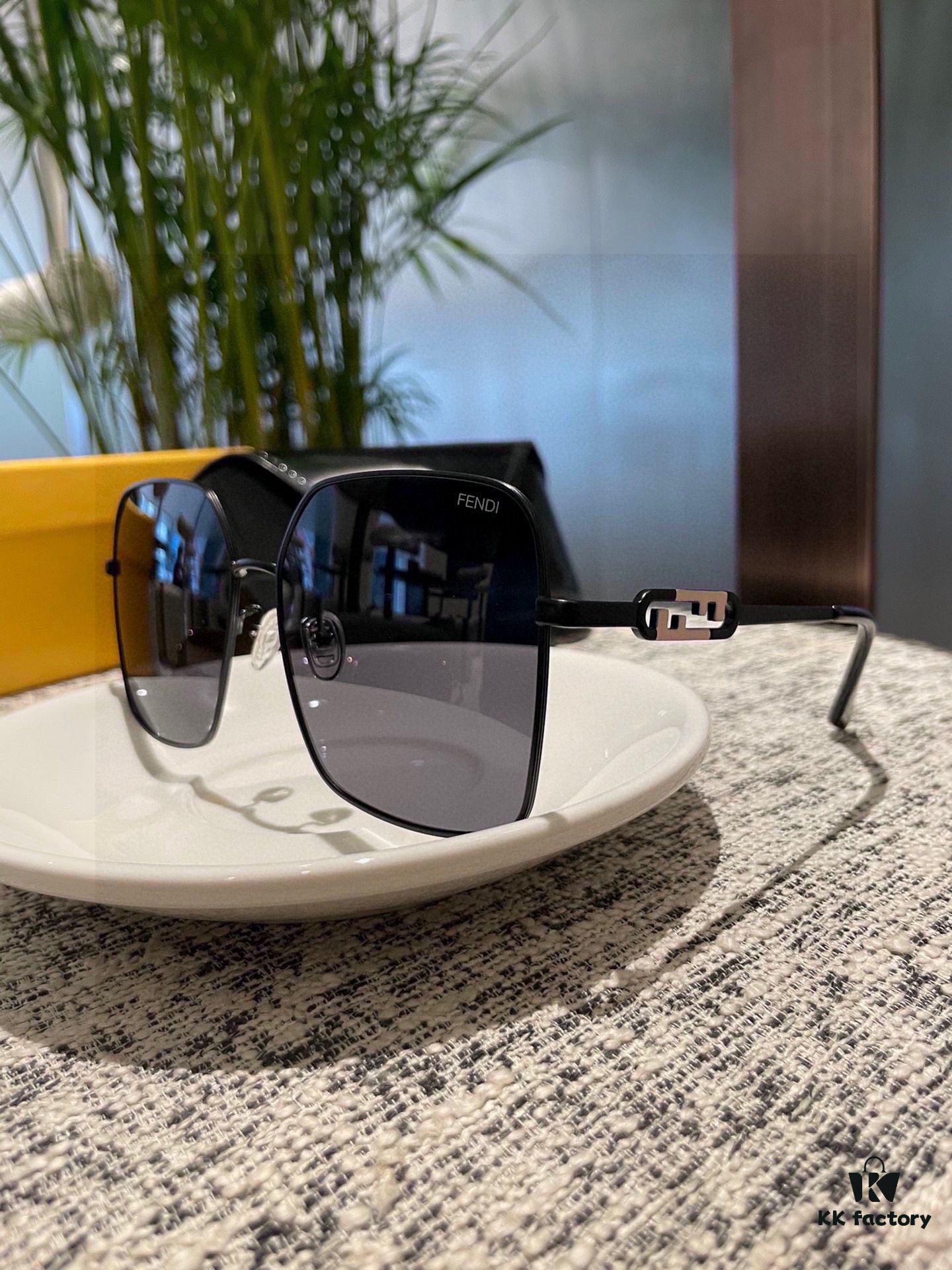 Fendi💌Polaroid Resin Sunglasses😎 New Arrival Chanel-Style Sun Glasses Reduce Glare🥰Block Harmful Light and Radiation😊Essential for Travel, Outfits, and Driving🌸🧐Brand Philosophy - Trends Come and Go, but Style Remains🥳
