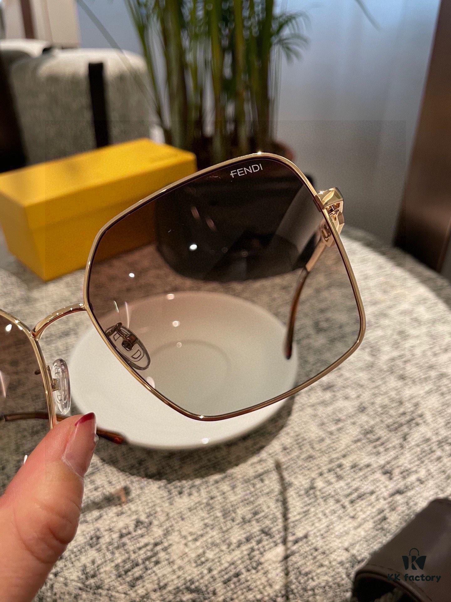 Fendi💌Polaroid Resin Sunglasses😎 New Arrival Chanel-Style Sun Glasses Reduce Glare🥰Block Harmful Light and Radiation😊Essential for Travel, Outfits, and Driving🌸🧐Brand Philosophy - Trends Come and Go, but Style Remains🥳
