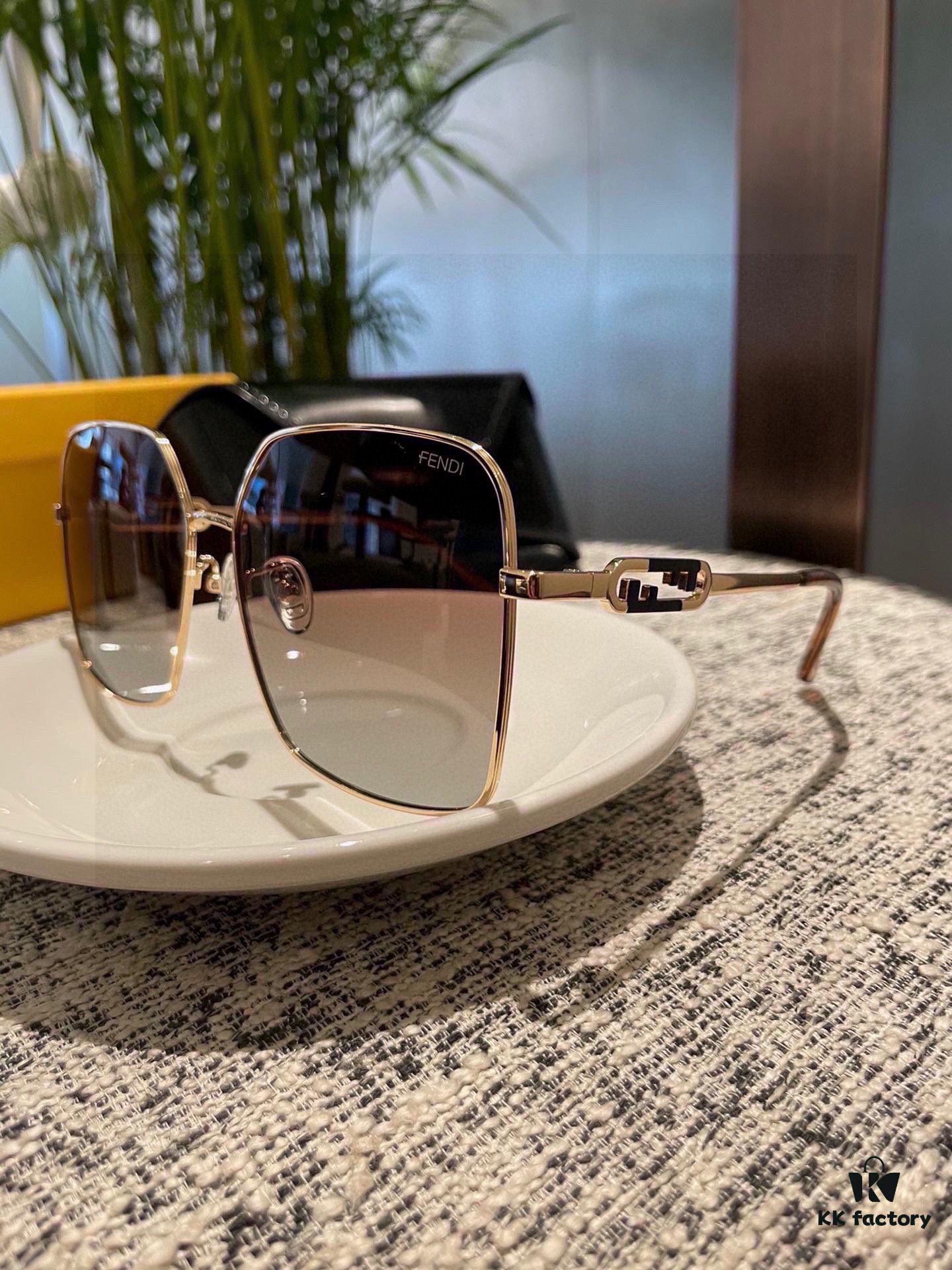 Fendi💌Polaroid Resin Sunglasses😎 New Arrival Chanel-Style Sun Glasses Reduce Glare🥰Block Harmful Light and Radiation😊Essential for Travel, Outfits, and Driving🌸🧐Brand Philosophy - Trends Come and Go, but Style Remains🥳