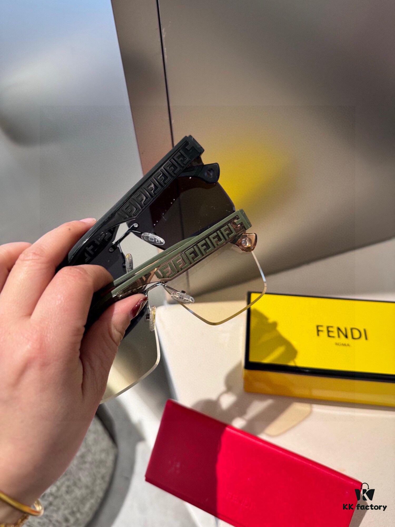 Fendi💌 Polarized Resin Sunglasses😎 New Fashion Chic Sun Glasses Reduce Glare, Block Harmful Radiation, Essential for Travel and Daily Wear🌸 Ideal for Driving🧐 Brand Philosophy - Trends Come and Go, but Style Remains Forever🥳 6115 Eyewear