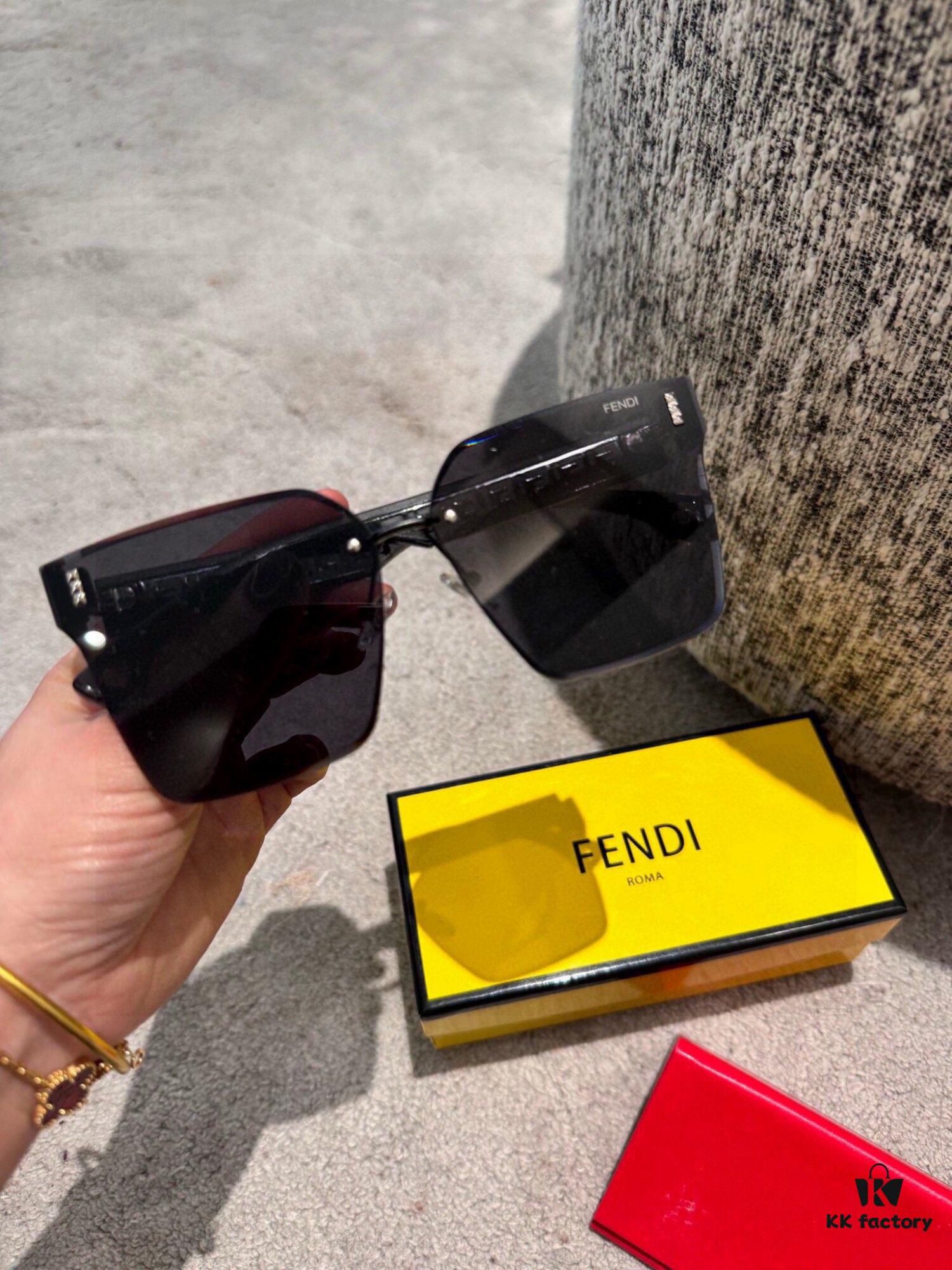 Fendi Polarized Resin Sunglasses New Style Chanel-Inspired Sun Glasses Reduce Glare, Block Harmful Radiation, Essential for Travel and Daily Wear, Suitable for Driving