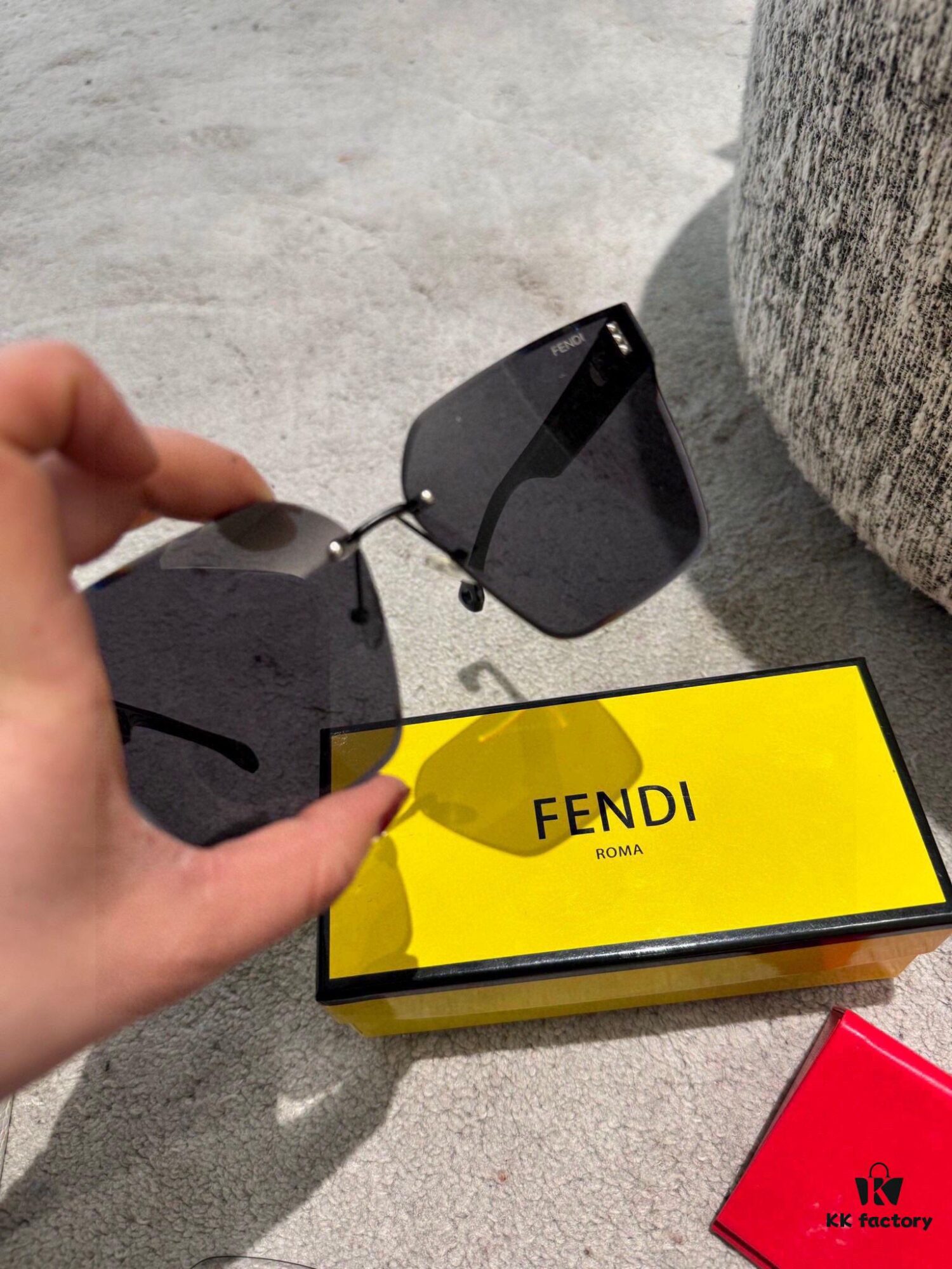 Fendi Polarized Resin Sunglasses New Style Chanel-Inspired Sun Glasses Reduce Glare, Block Harmful Radiation, Essential for Travel and Daily Wear, Suitable for Driving