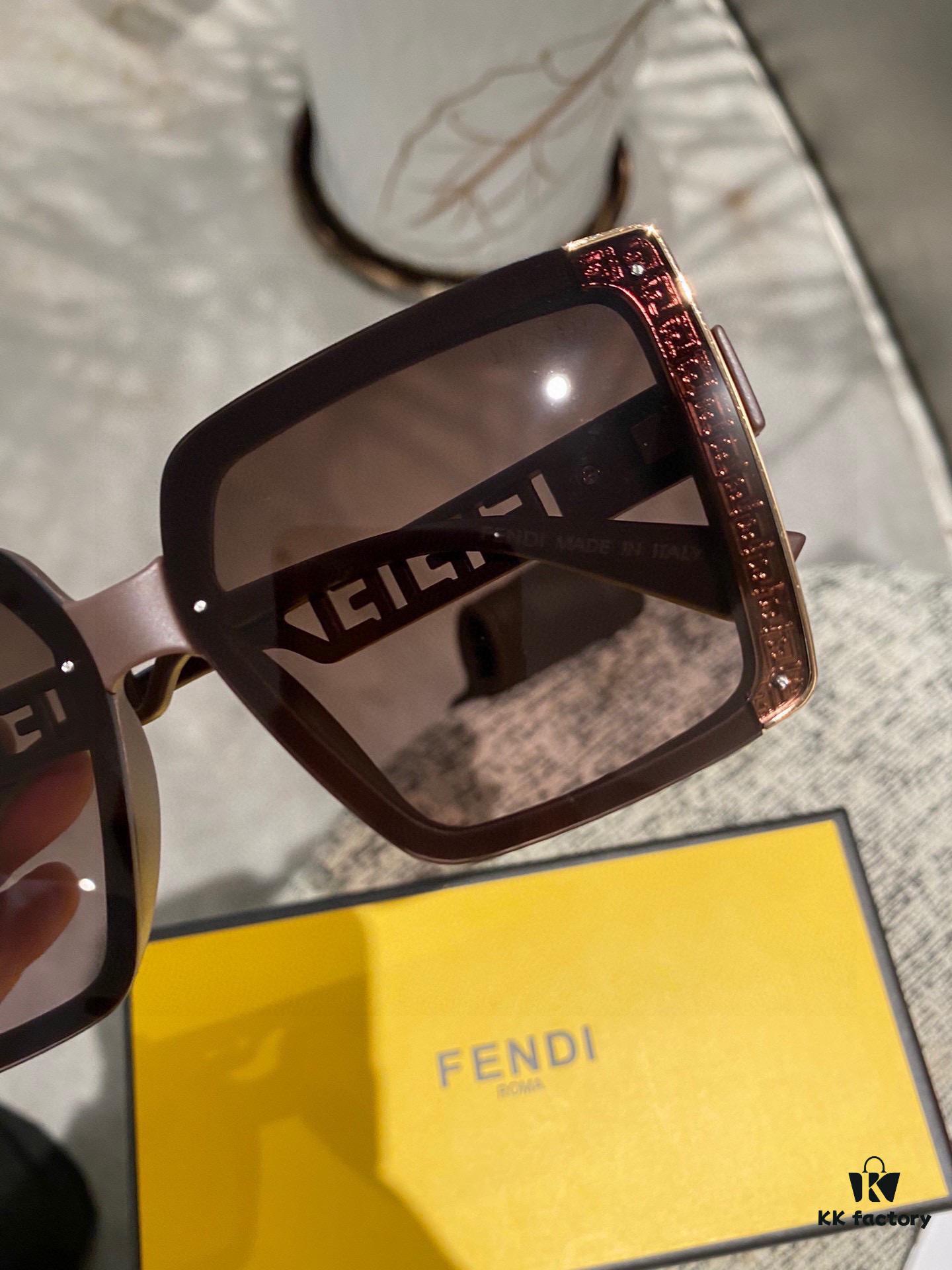 Fendi Postaloy Resin Polarized Sunglasses 😎 New Style Chic Sun Glasses to Reduce Glare, Block Harmful Radiation 🥰 Essential for Travel, Outings, and Driving 🌸