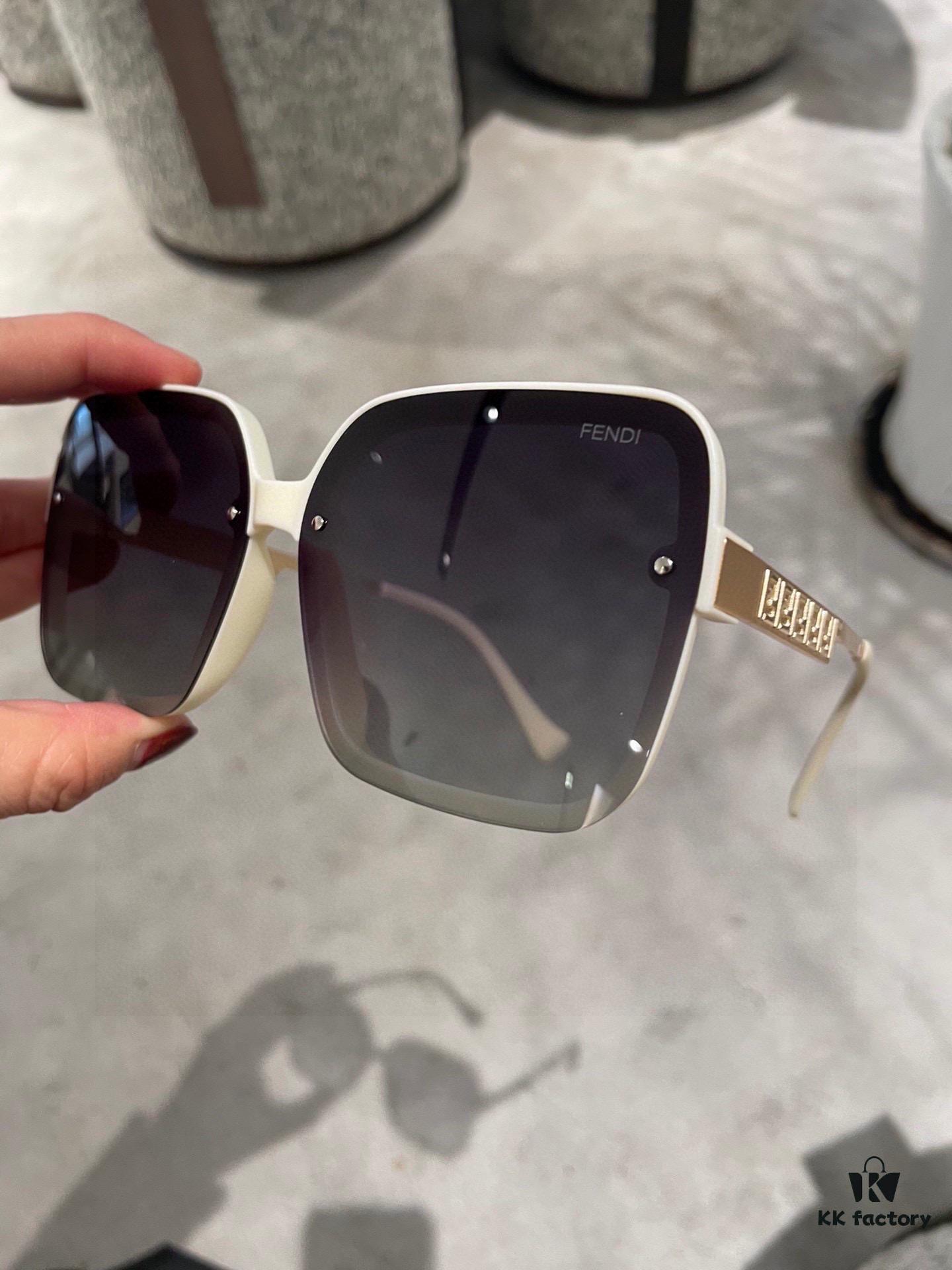 Fendi Women's Polarized Sunglasses 🕶️ Fashionable Face-Framing Luxury Style Trendy Design Recommended from Live Stream (6071)
