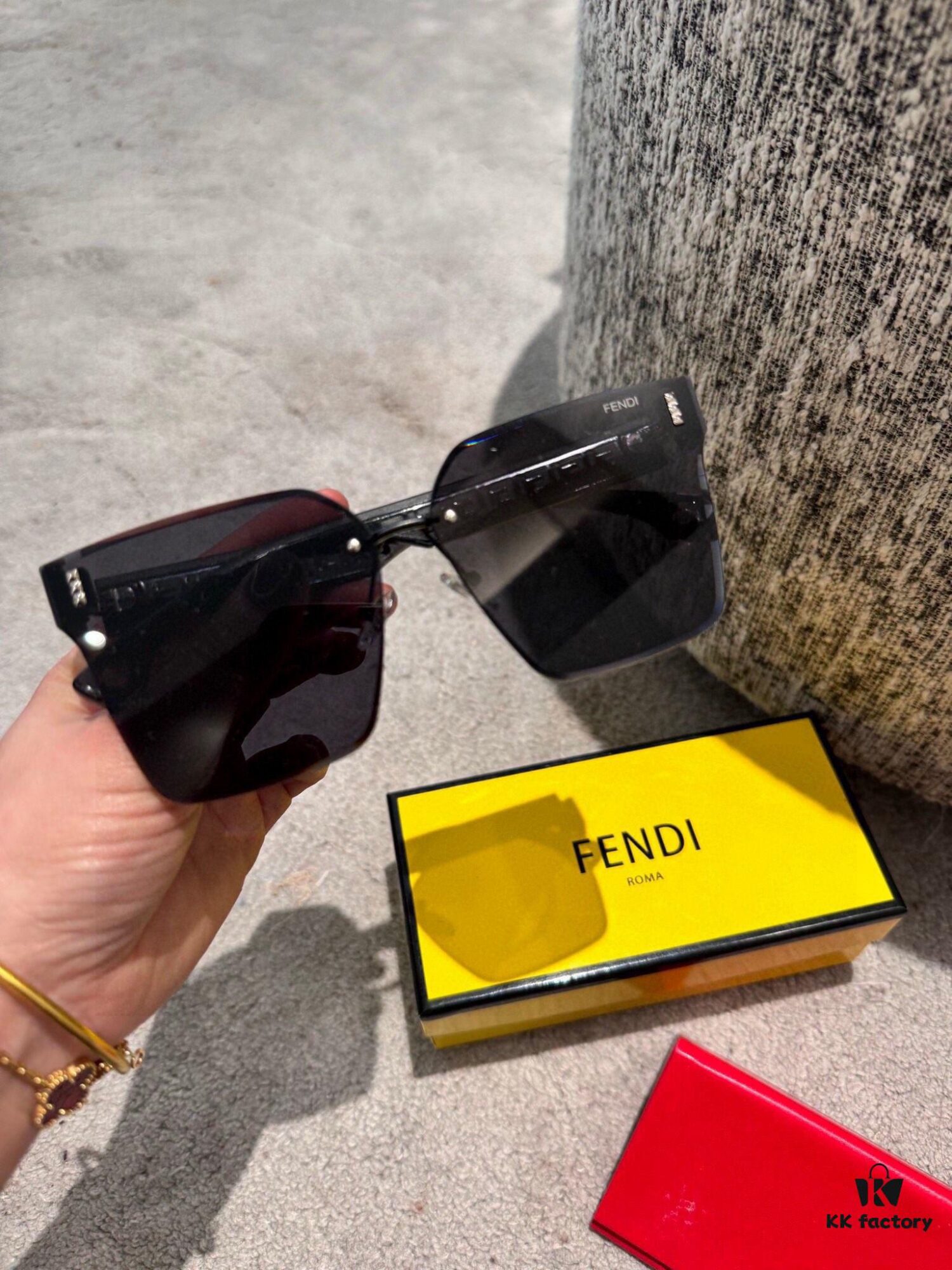 Fendi💌Polaroid Resin Sunglasses😎New Style Chanel-Inspired Sun Glasses Reduce Glare, Block Harmful Radiation🥰Essential for Travel and Fashion Pairing🌸Great for Driving Too🧐Brand Philosophy – Trends Come and Go, but Style Remains🥳6115 Eyewear Sunglasses