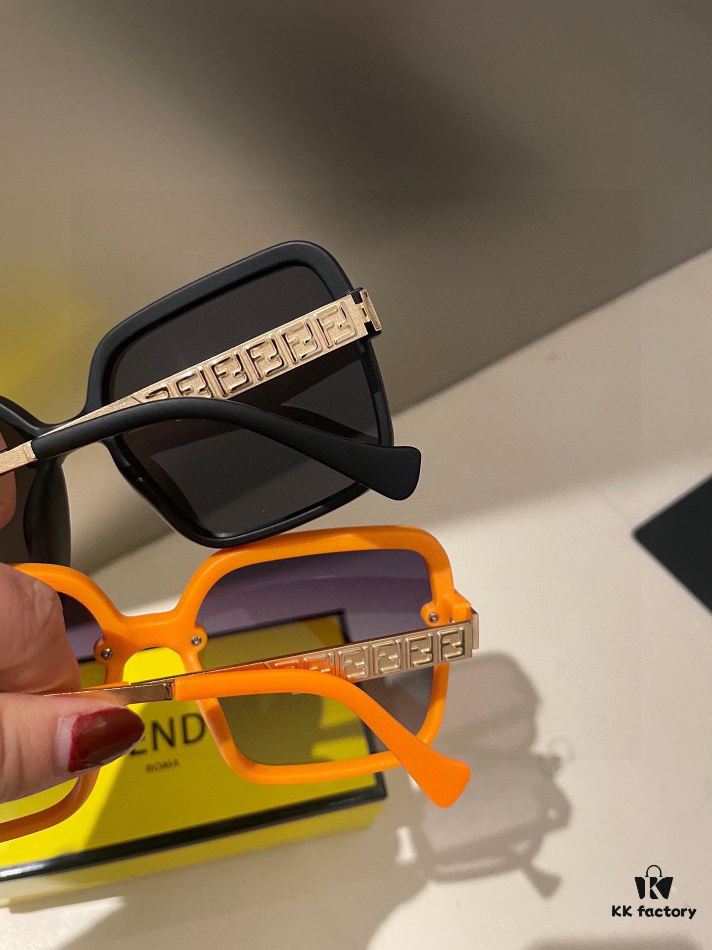 Fendi Women's Polarized Sunglasses 🕶️ Fashionable Face-Framing Designer Style Recommended Live Streaming Model (6071) Eyewear