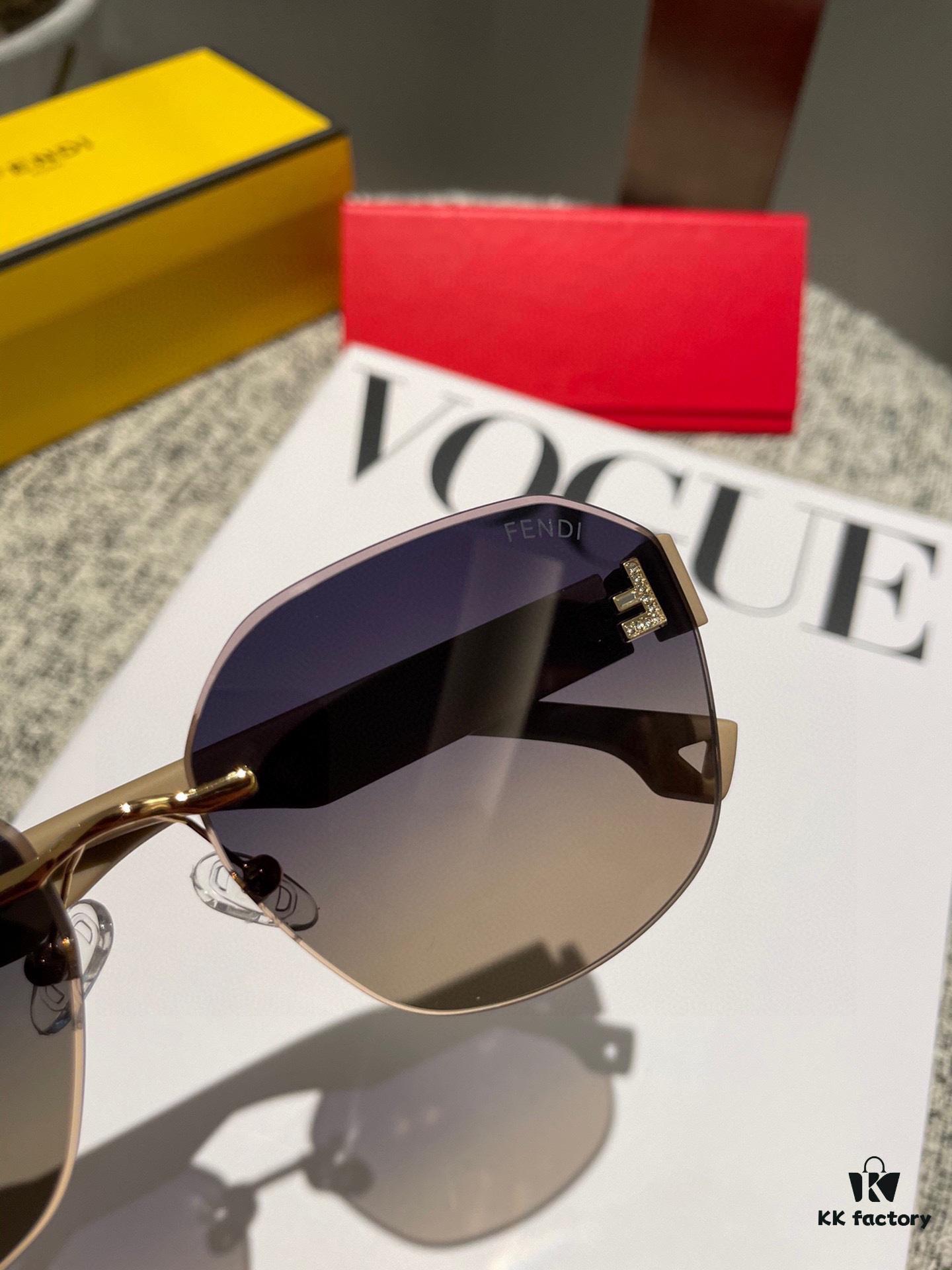 High-Definition Fendi Nylon Polarized Sunglasses for Women