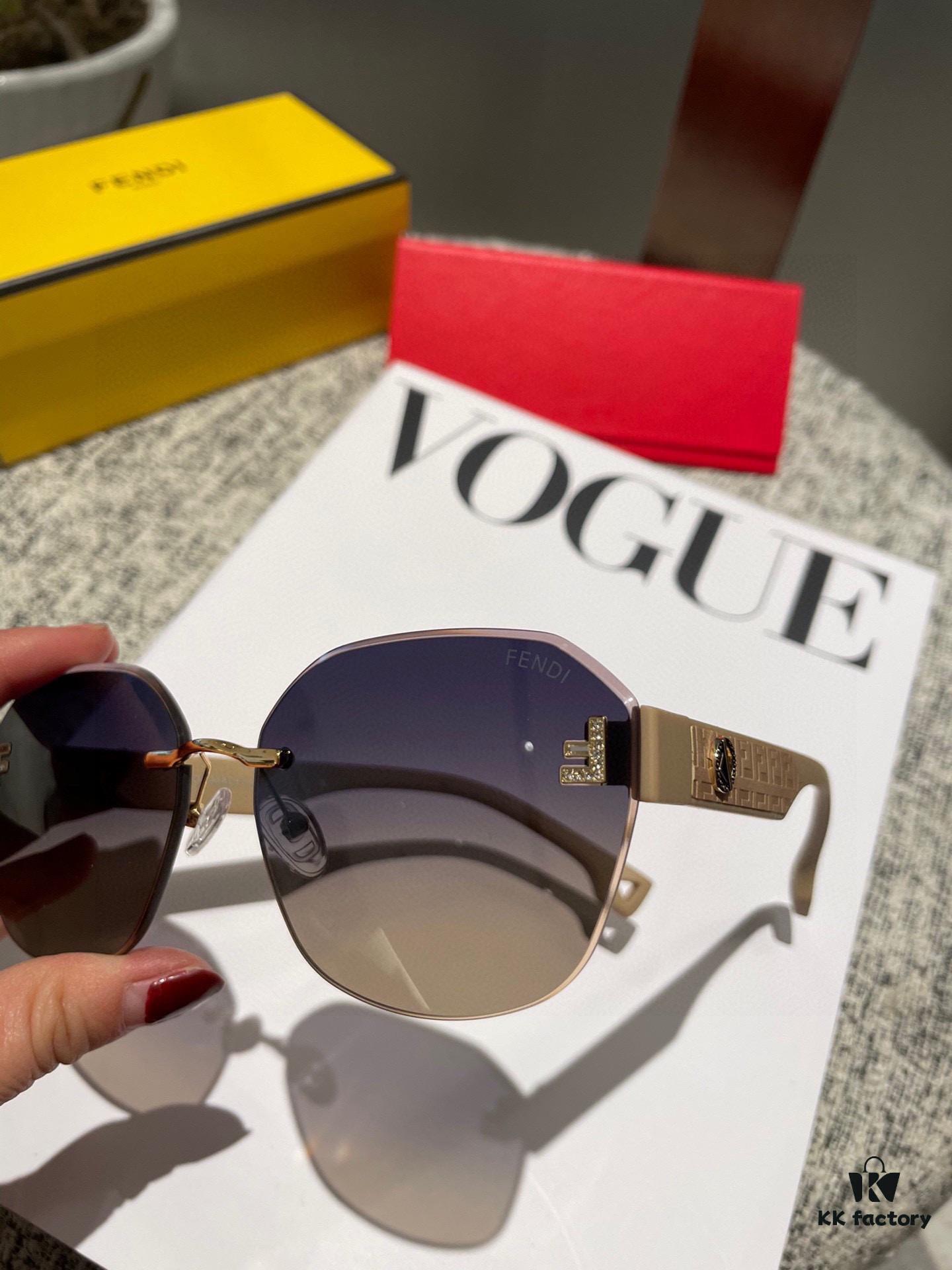 High-Definition Fendi Nylon Polarized Sunglasses for Women