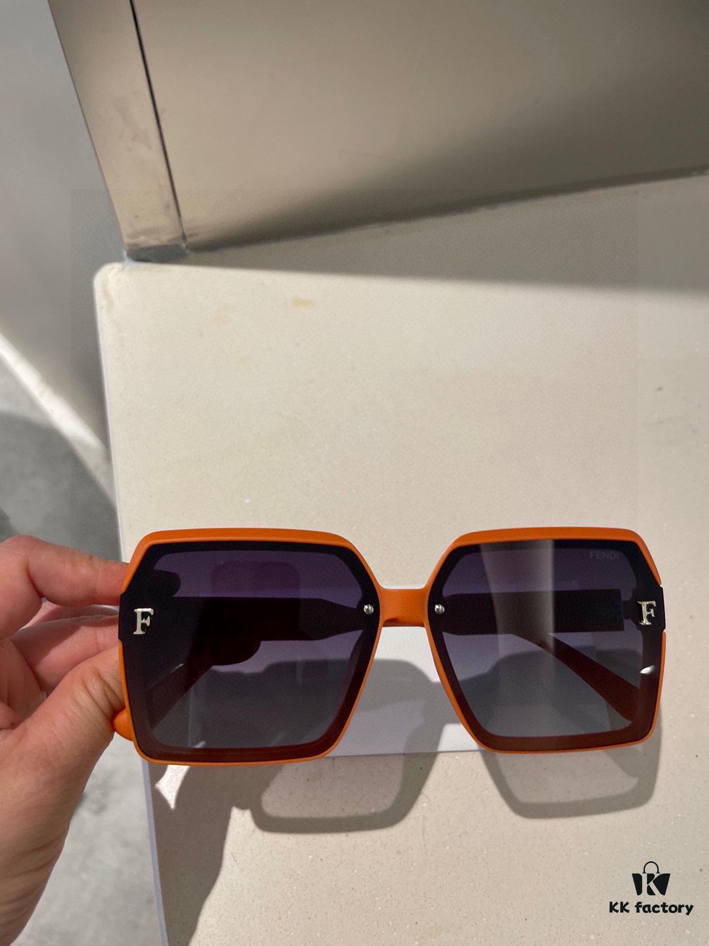 Fendi💌Polaroid Resin Polarized Sunglasses😎New Fashion Chic Sun Glasses to Reduce Glare, Block Harmful and Radiative Light🥰Essential for Travel, Outfit Pairing, and Driving🌸Brand Philosophy - Trends Come and Go, but Style Remains🥳