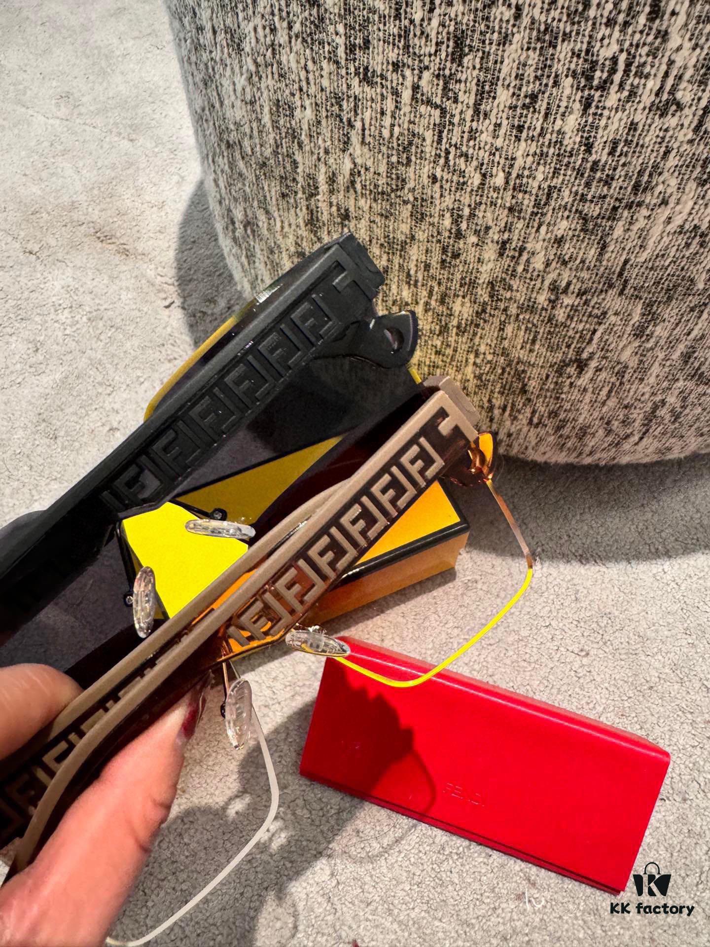 Fendi Polarized Resin Sunglasses 😎 New Stylish Cherry-Inspired Sun Glasses, Reduce Glare and Block Harmful Radiation 🥰 Essential Fashion Accessory for Travel and Daily Wear 🌸 Perfect for Driving 🧐 Brand Philosophy: Trends Come and Go, but Style Remains Forever 🥳 6115 Eyewear