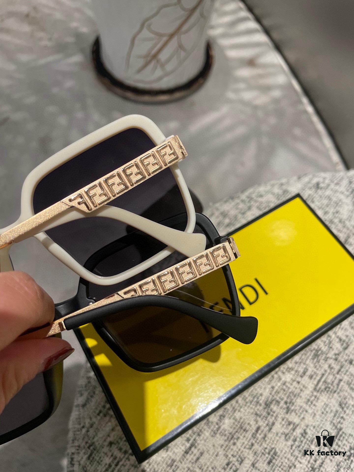 Fendi Women's Polarized Sunglasses 🕶️ Fashionable Face-Framing Designer Style Trendy Look Live-Stream Recommended Model (6071)
