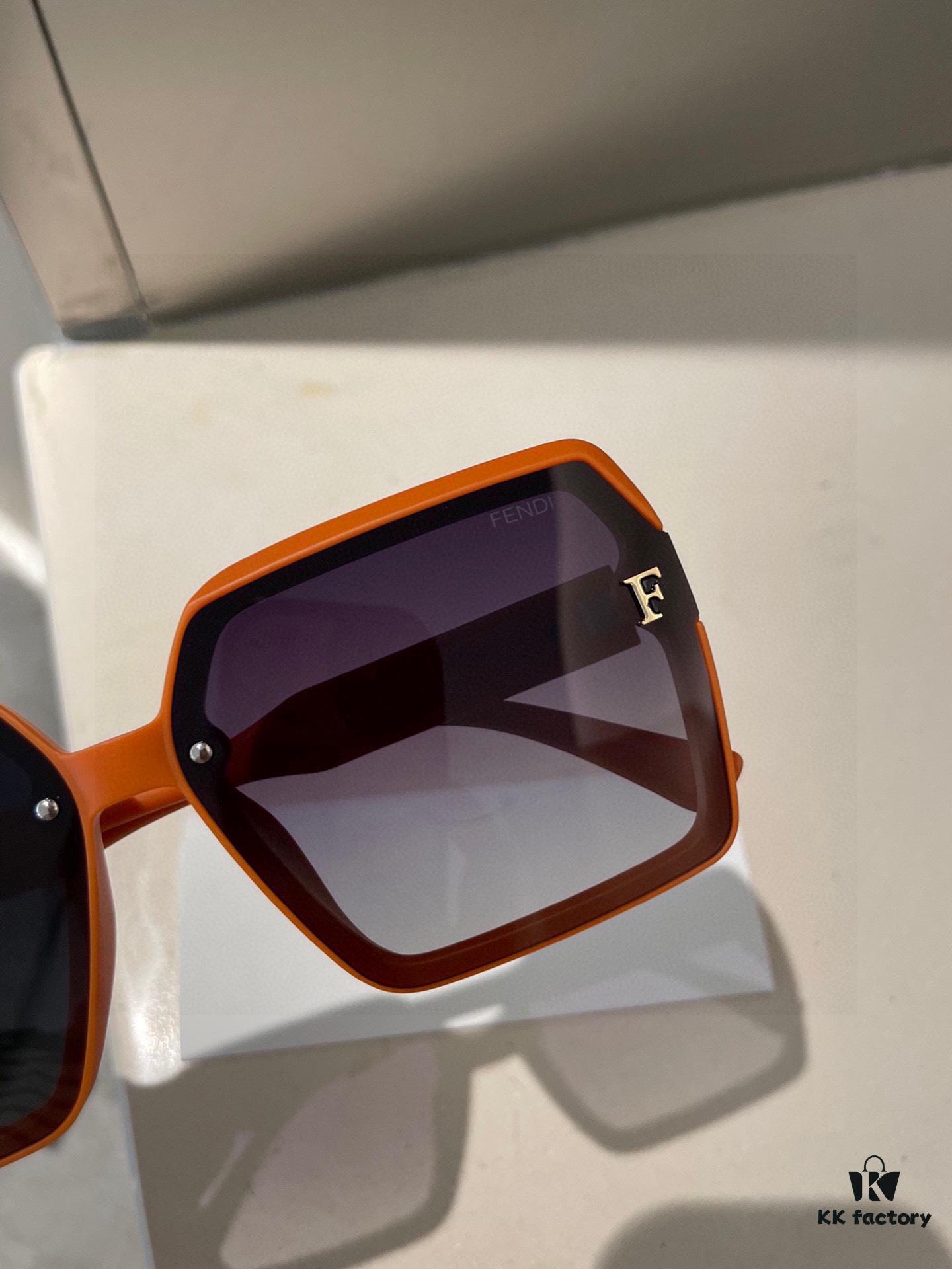 Fendi💌Polaroid Resin Polarized Sunglasses😎New Fashion Chic Sun Glasses to Reduce Glare🥰Block Harmful Light and Radiation😊Essential for Travel, Outfits, and Driving🧐Brand Philosophy - Trends Come and Go, Style Remains🥳