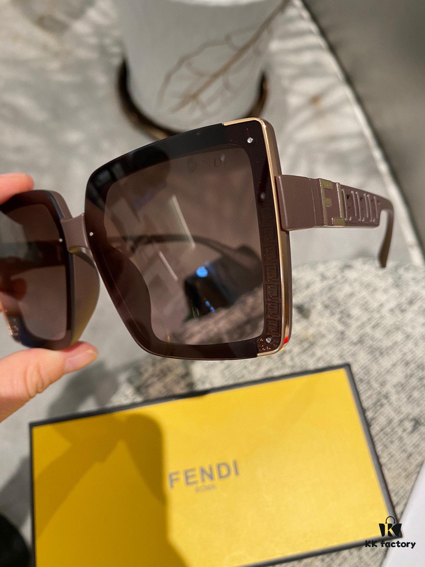 Fendi Polarized Resin Sunglasses 😎 New Style Chic Sun Glasses, Reduce Glare, Block Harmful Light and Radiation 🥰 Essential for Travel and Outfit Pairing 🌸 Suitable for Driving 🧐 Brand Philosophy - Trends Come and Go, but Style Remains 🥳 6115 Eyewear