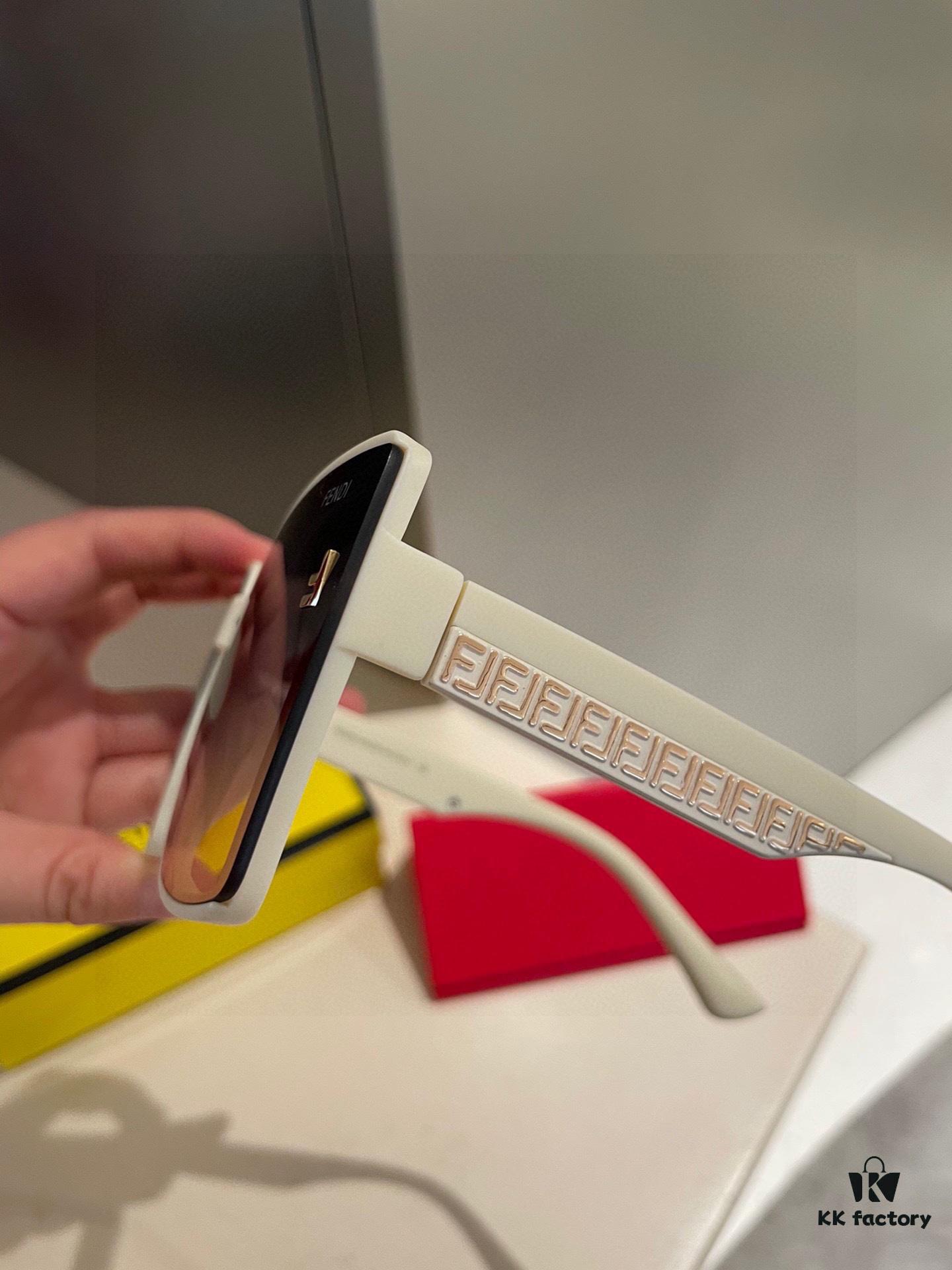 Fendi💌 Polarized Resin Sunglasses😎 New Style Chic Sun Glasses Reduce Glare, Block Harmful Radiation🥰 Essential for Travel and Outfit Pairing🌸 Great for Driving Too🧐 Brand Philosophy - Trends Come and Go, Style Remains🥳