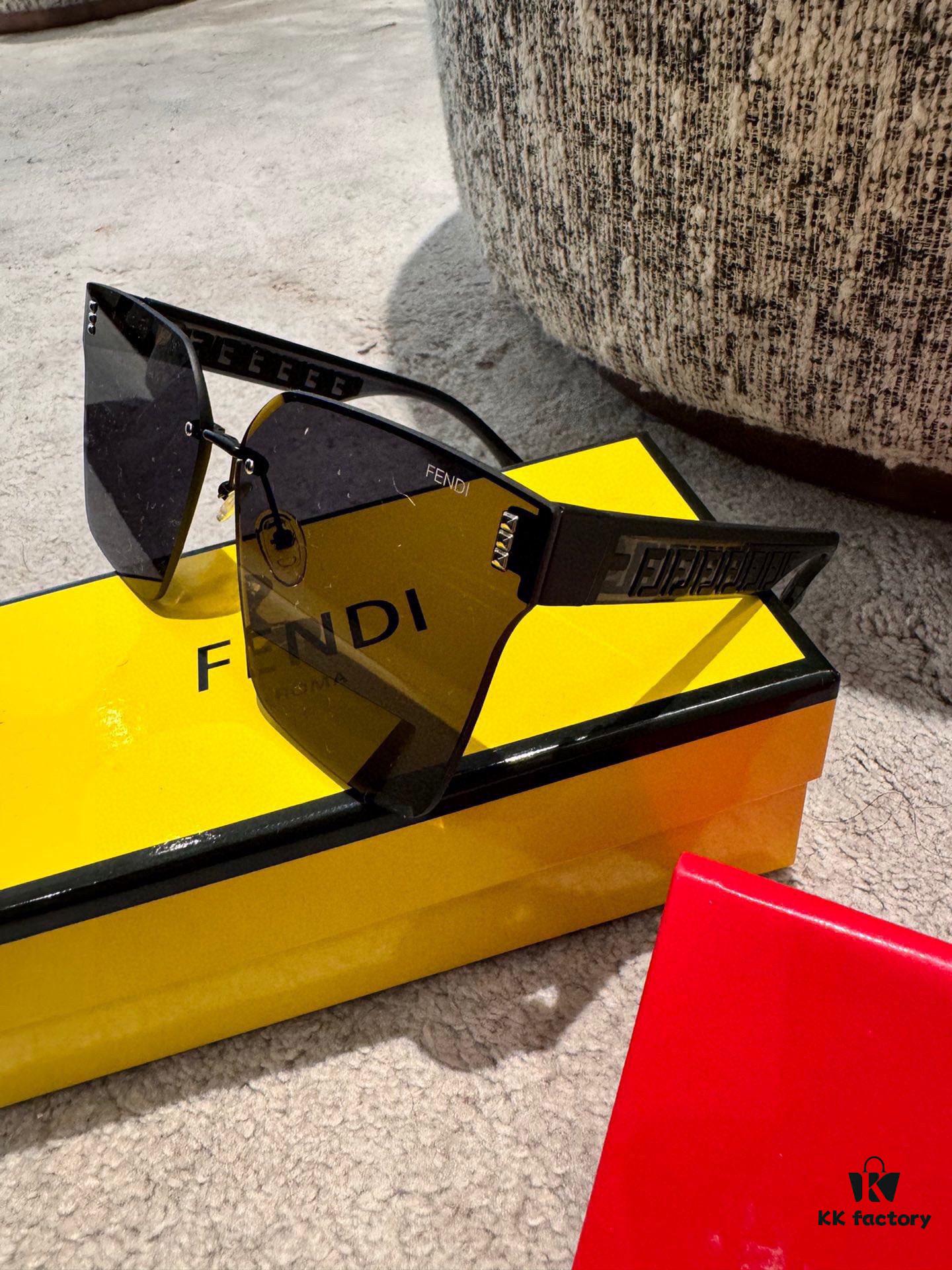 Fendi💌Polaroid Resin Sunglasses😎New Arrival Chanel-Style Sun Glasses Reduce Glare🥰Block Harmful Light and Radiation😊Essential for Travel and Outfit Pairing🌸Great for Driving Too🧐Brand Philosophy - Trends Come and Go, Style Remains🥳6115 Eyewear Sunglasses